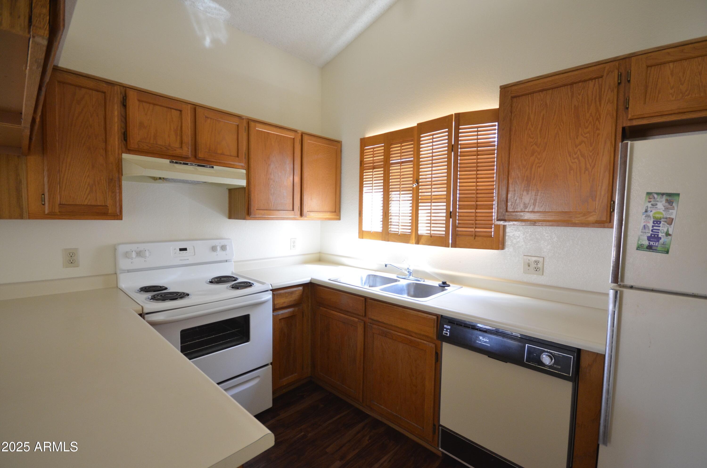 3923 W DENVER Street