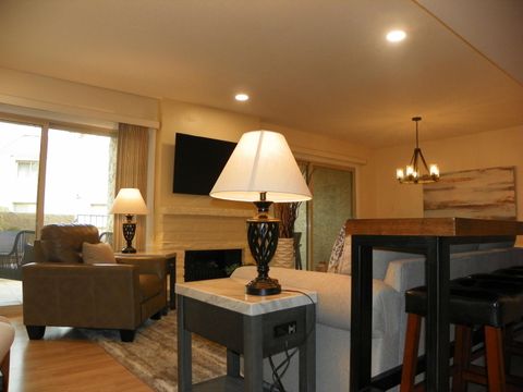 7360 N Via Camello Del Norte -- 201 Scottsdale AZ 85258