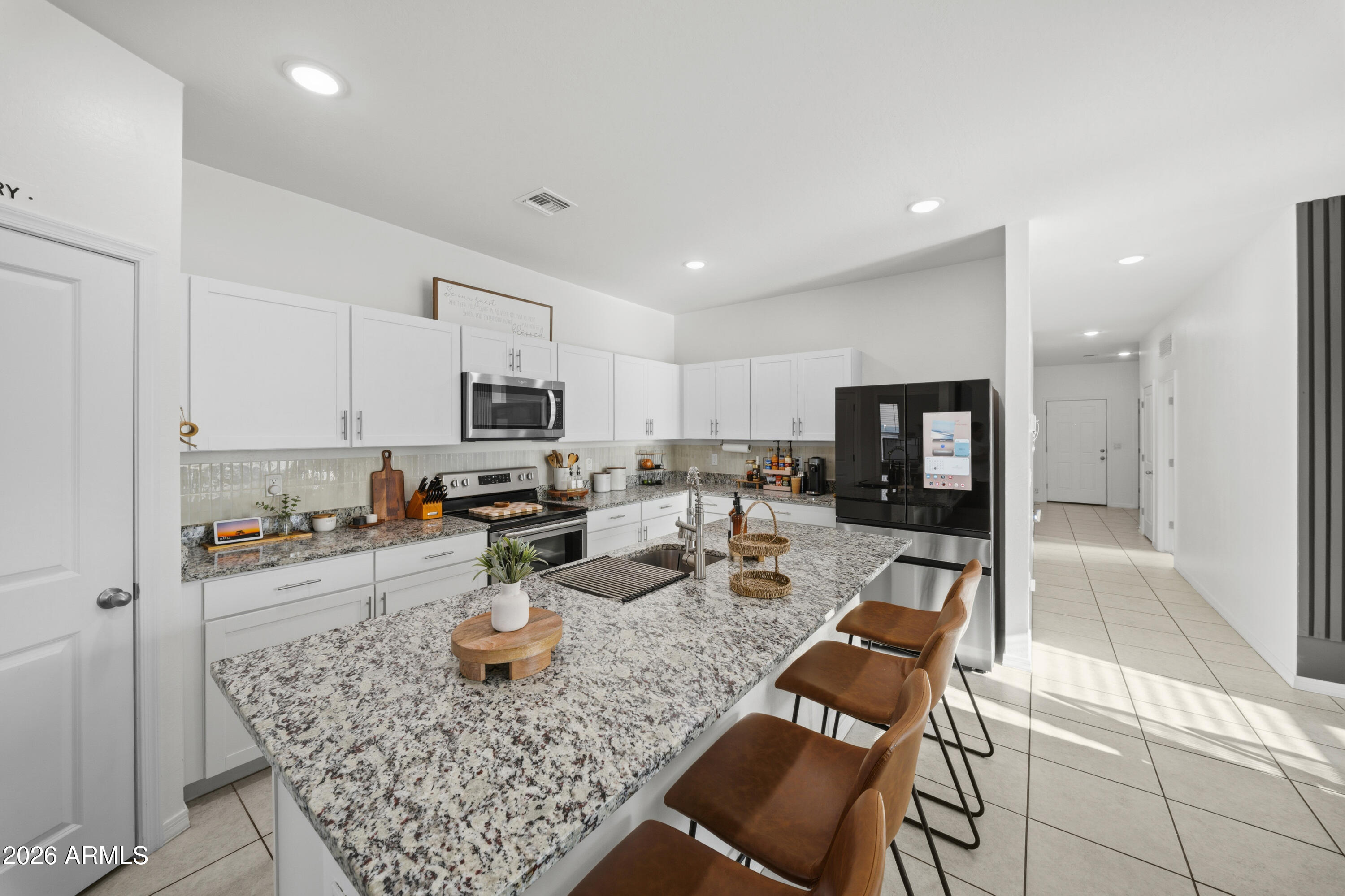 9505 W ILLINI Street