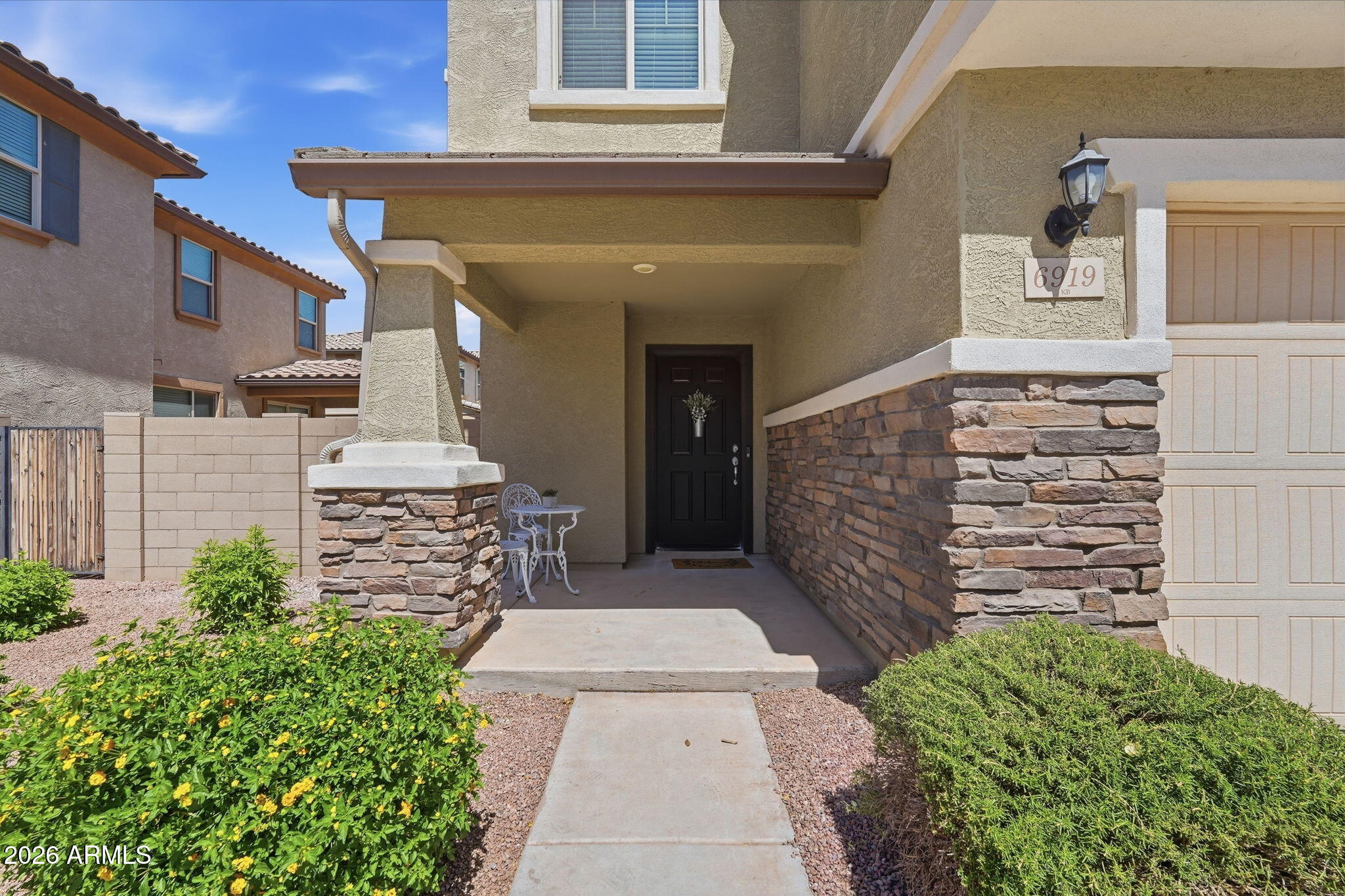 DAHLIA POINTE - Residential