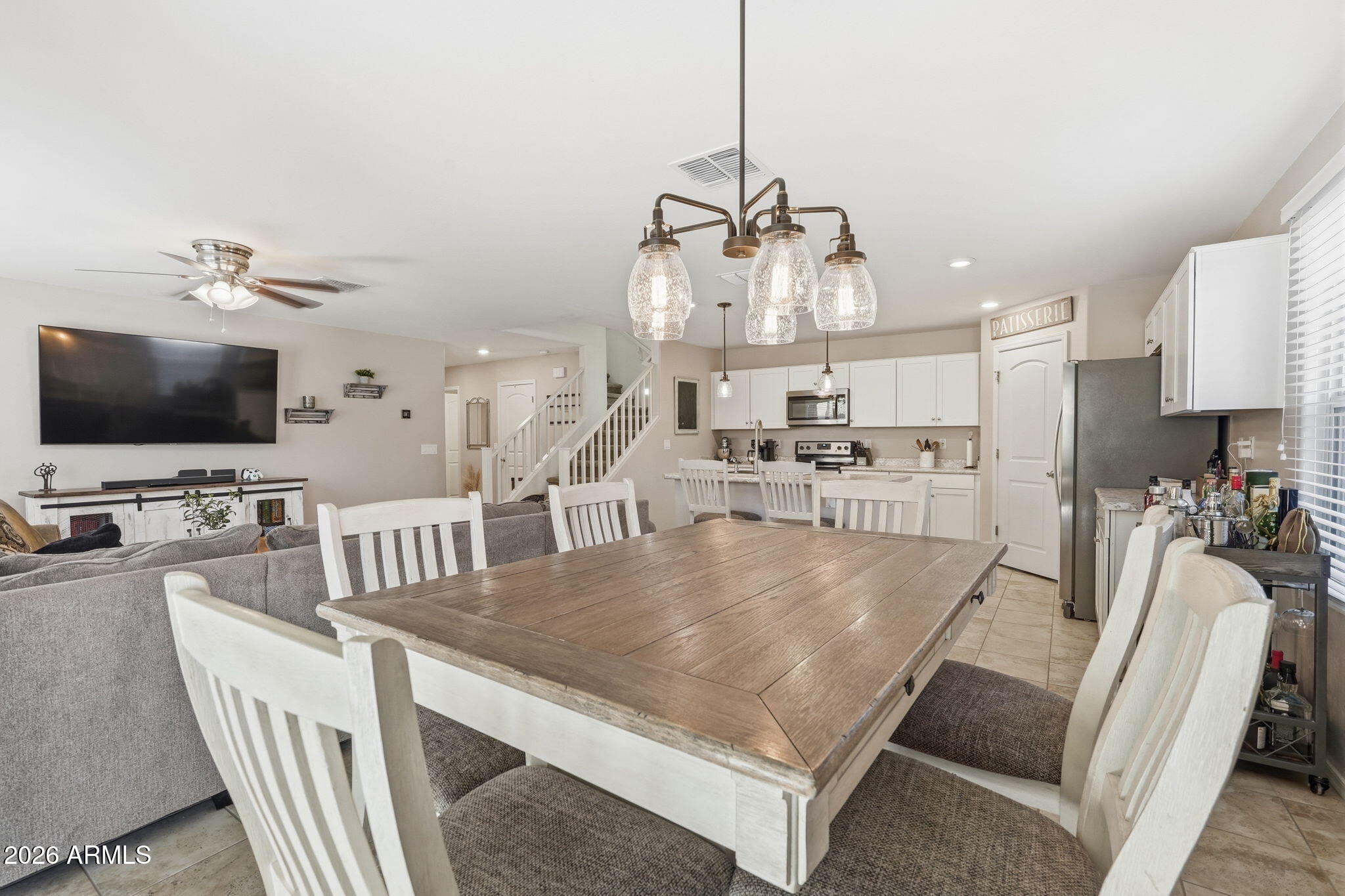 DAHLIA POINTE - Residential