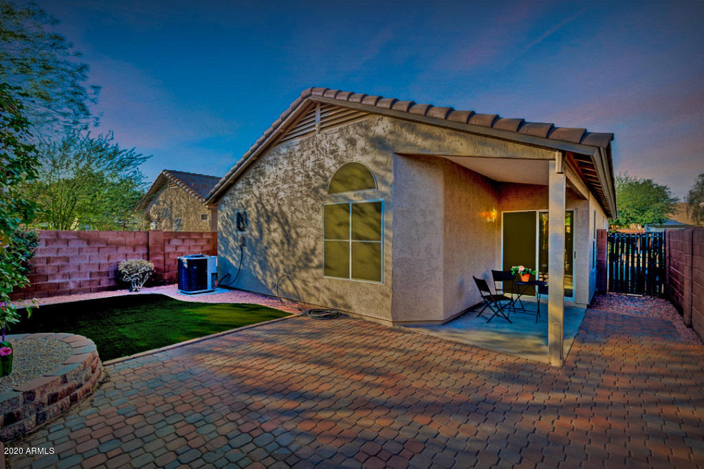 15703 N 33rd Place