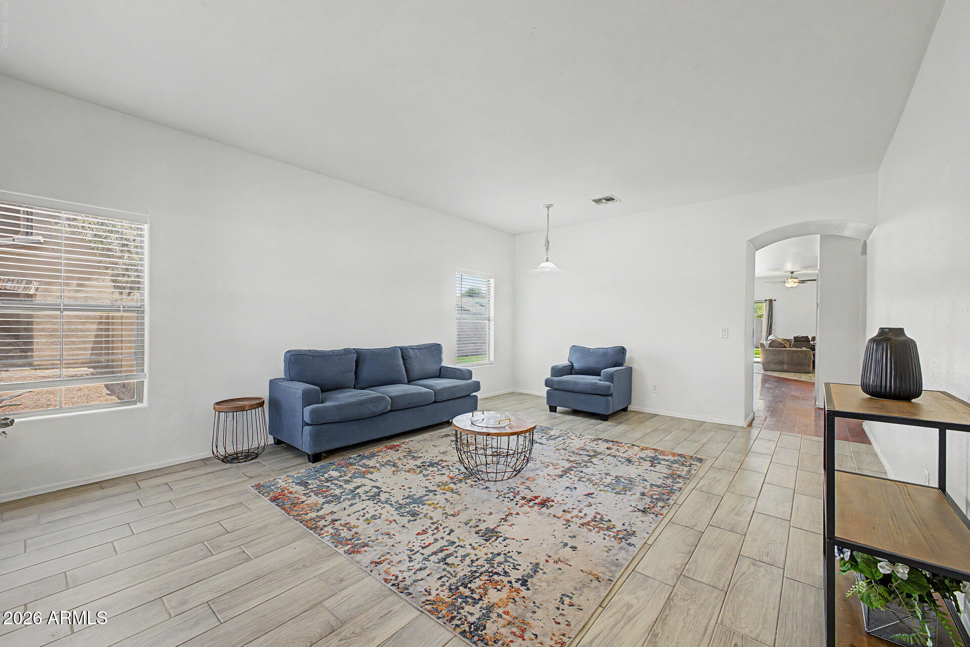 1253 E HEATHER Drive