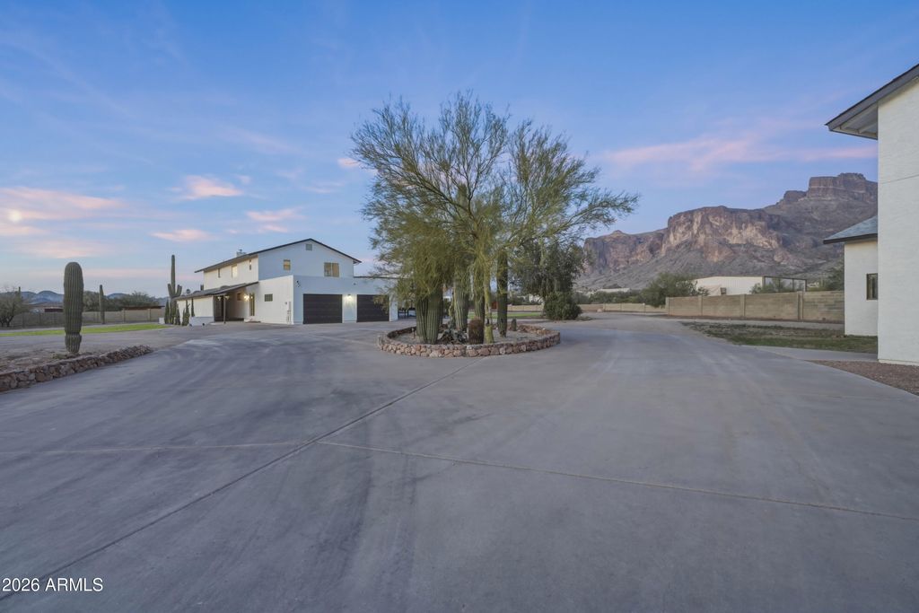 Photo of 661 N Al Sieber Road, Apache Junction, AZ 85119 (MLS # 6993931)