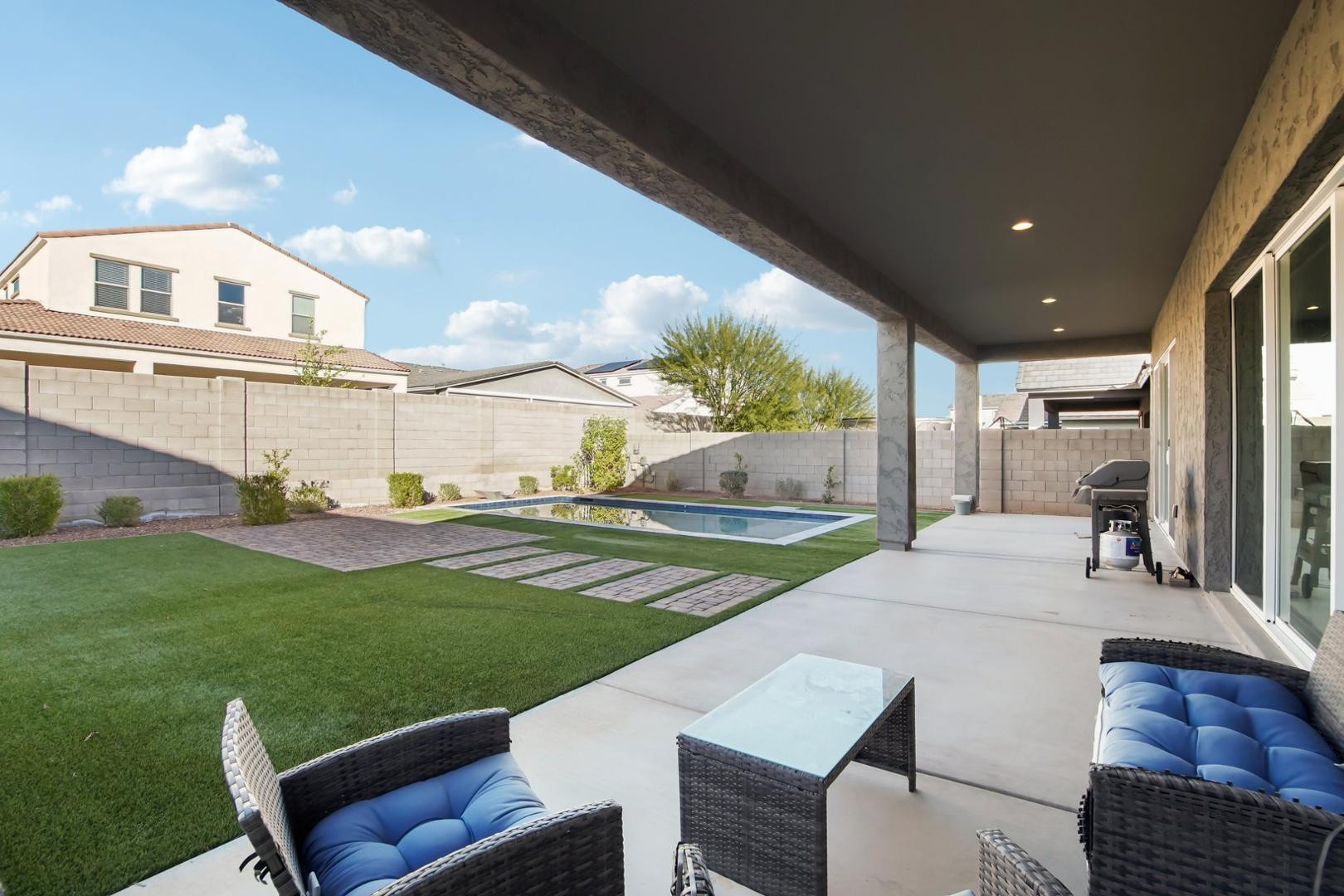 19770 W Montecito Avenue