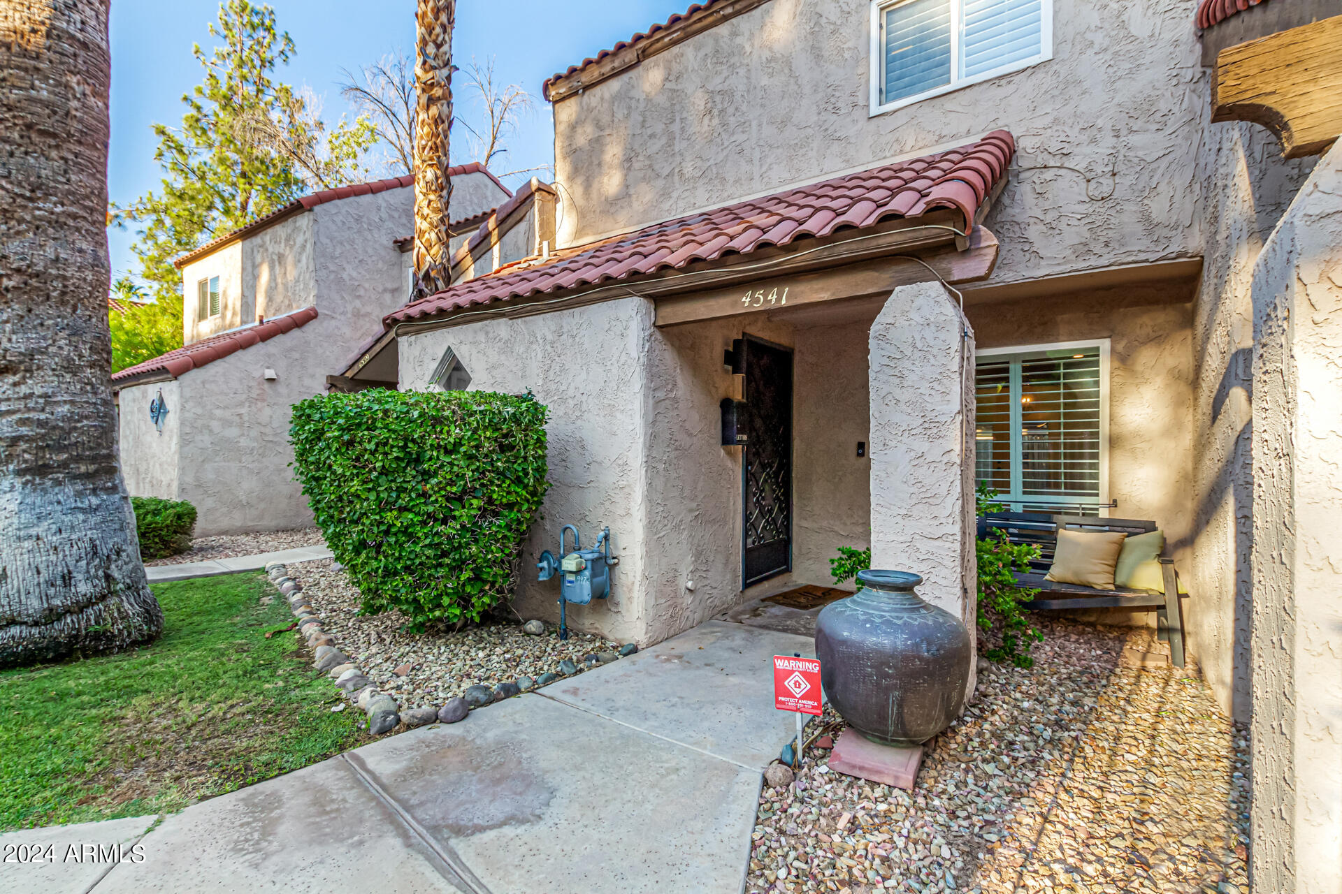 View Phoenix, AZ 85018 townhome