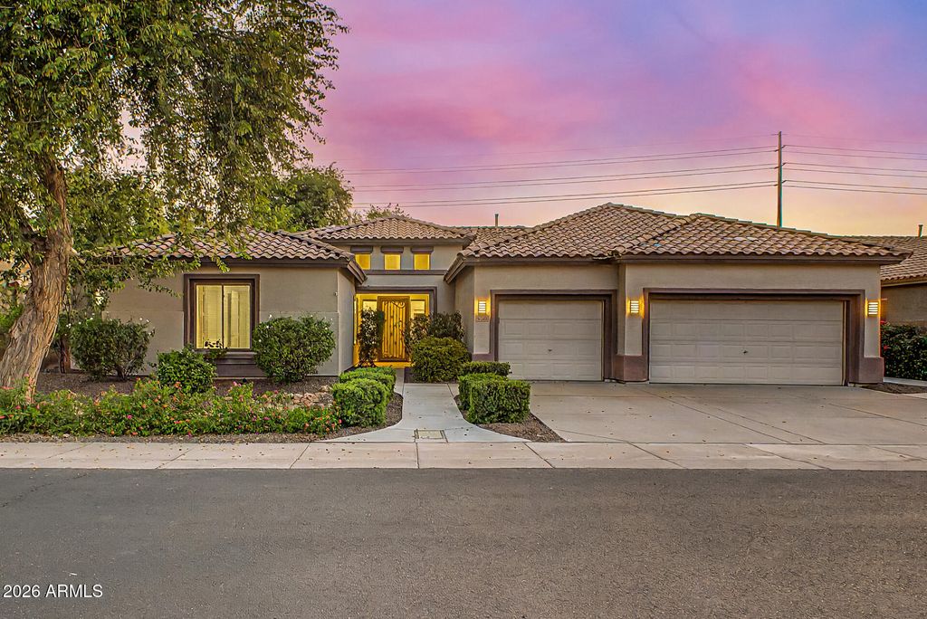 Photo of 5610 S Eucalyptus Place, Chandler, AZ 85249 (MLS # 7029377)