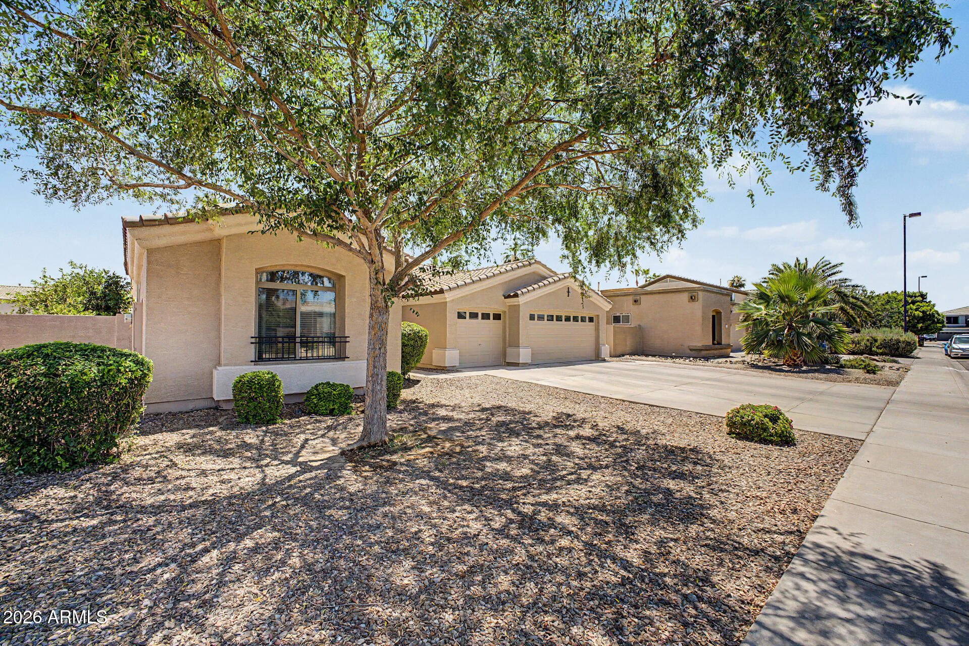 3293 E RED OAK Lane