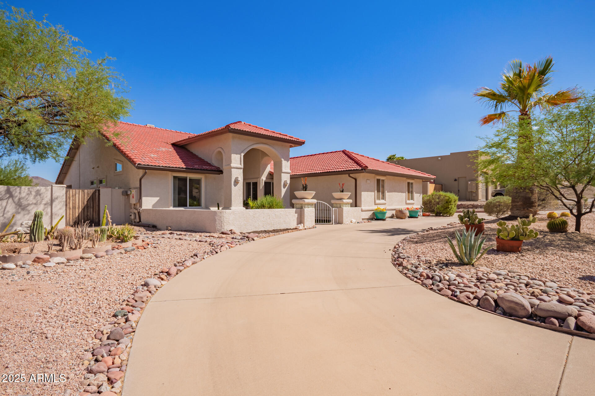 10233 N DEMARET Drive