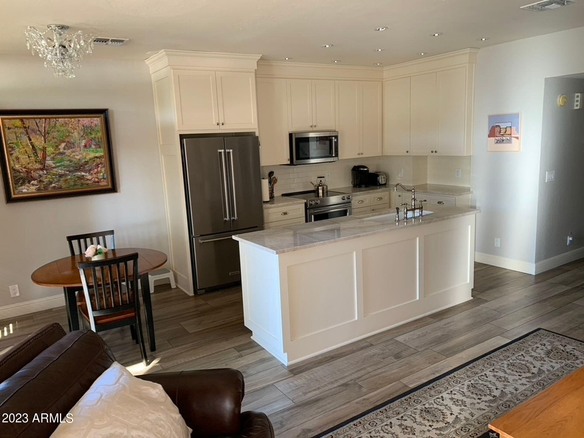 9705 E MOUNTAIN VIEW Road 1003