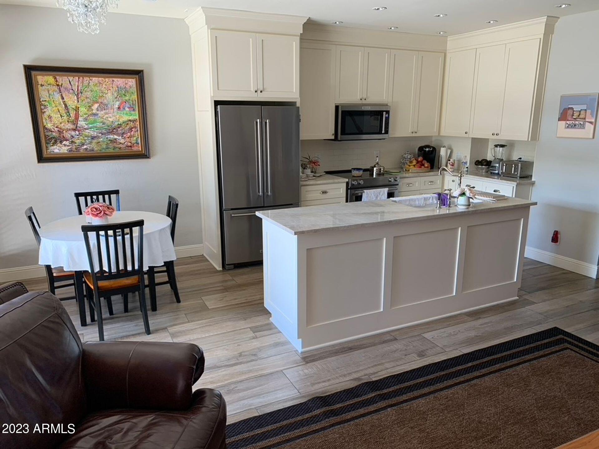 9705 E MOUNTAIN VIEW Road 1003