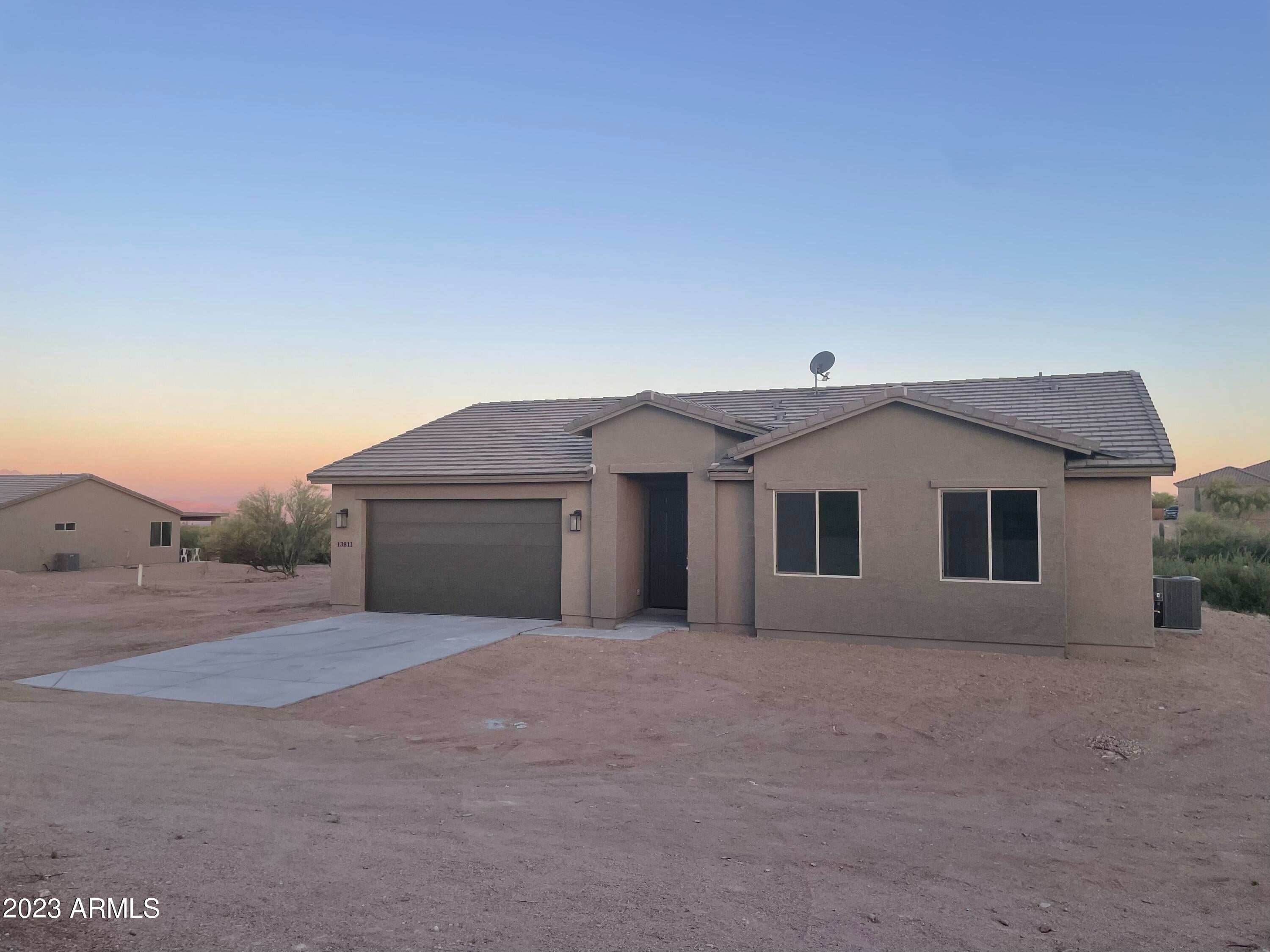 13811 E Cavalry Drive