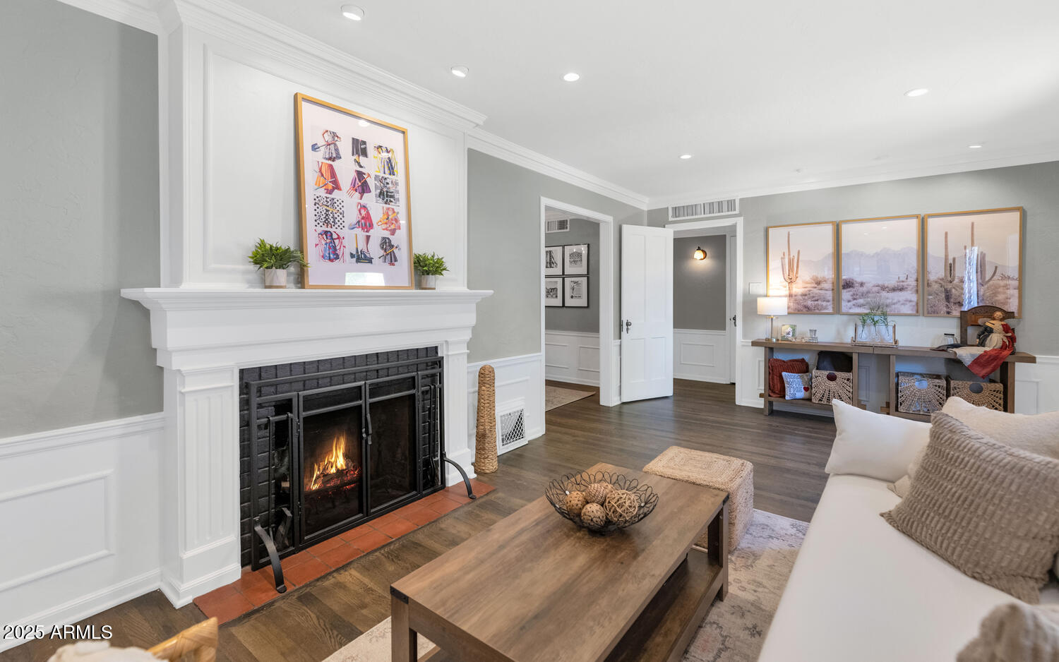 329 W ENCANTO Boulevard