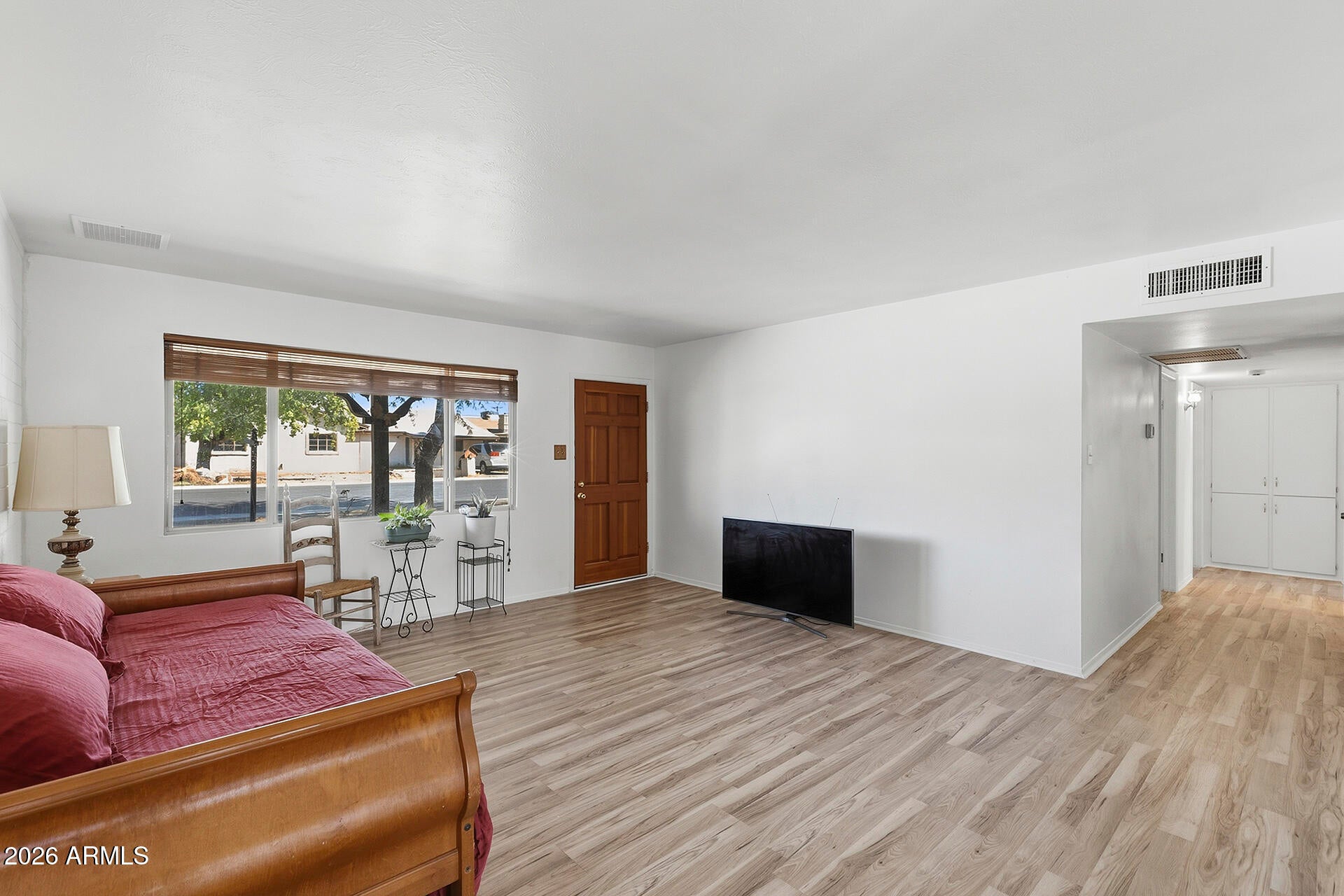 2321 W ROSE Lane