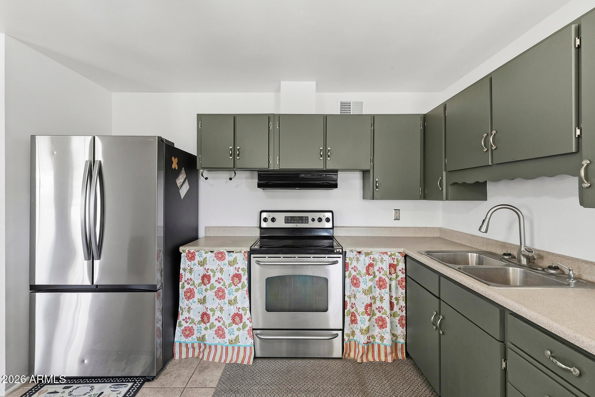2321 W ROSE Lane