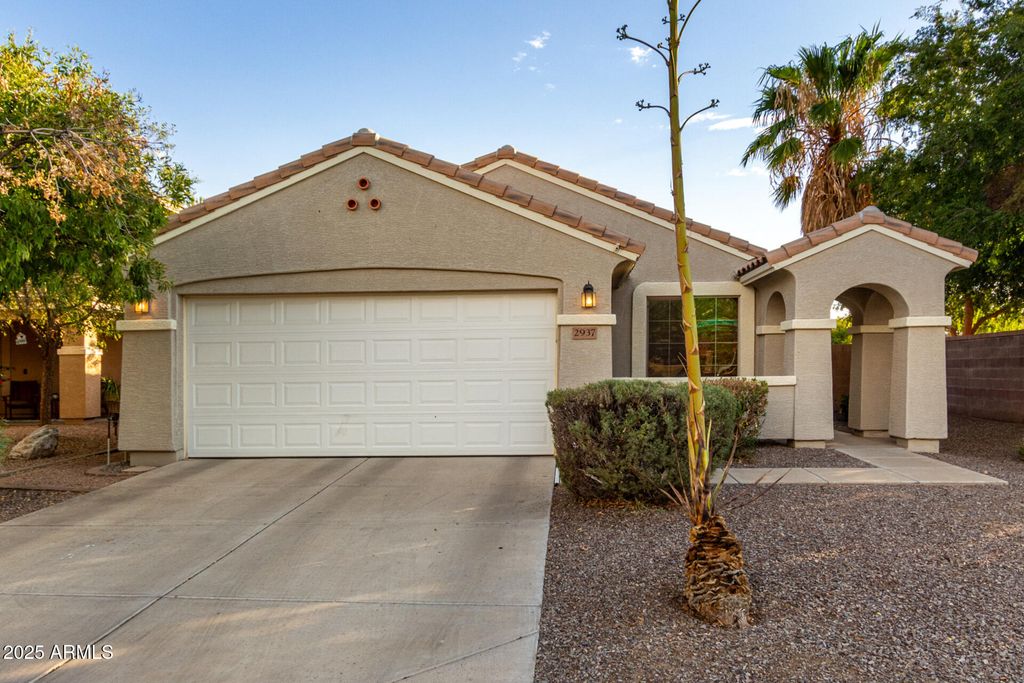 Photo of 2937 E Aris Drive, Gilbert, AZ 85298 (MLS # 6909396)