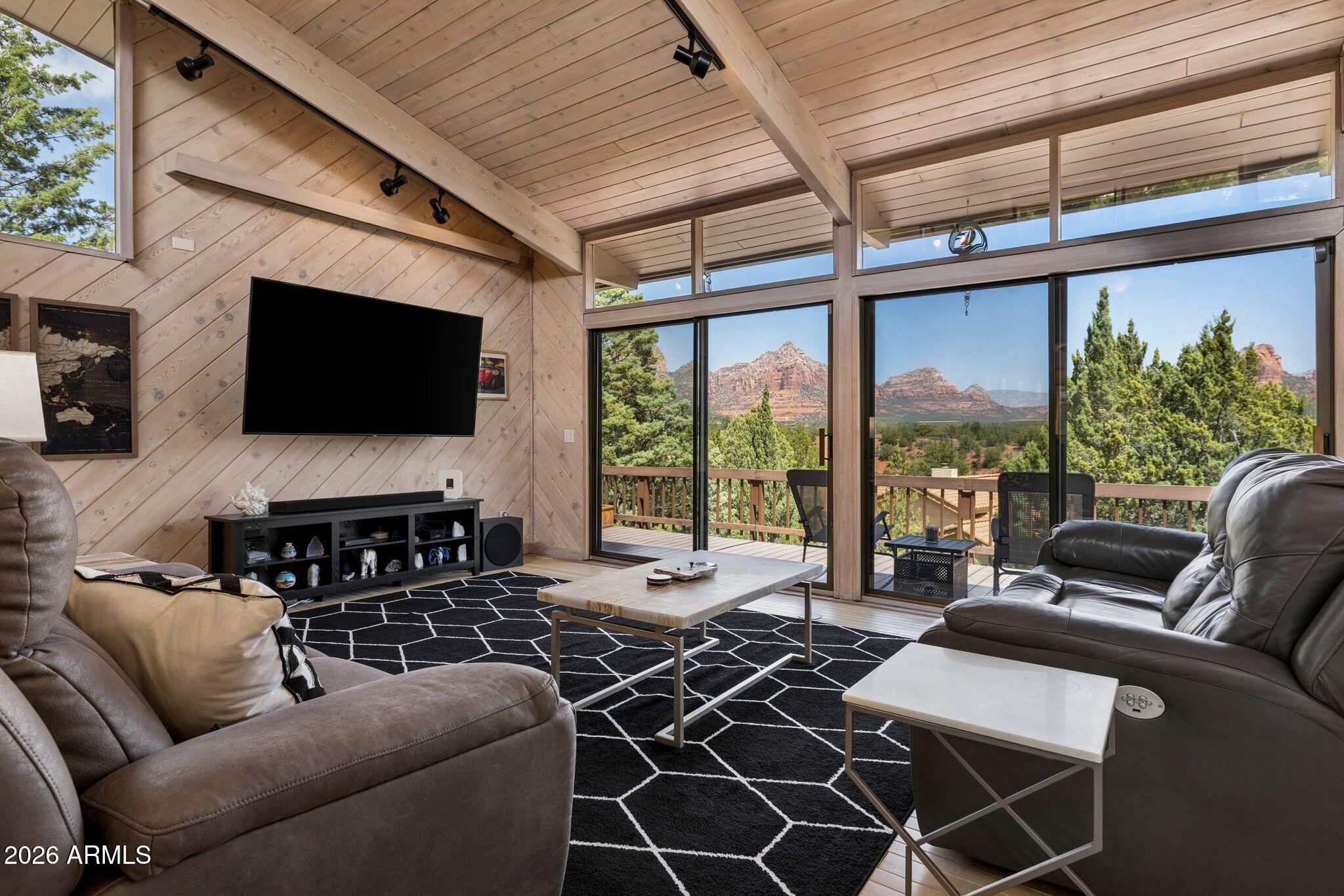 ROLLING HILLS ESTATES 3 - Residential