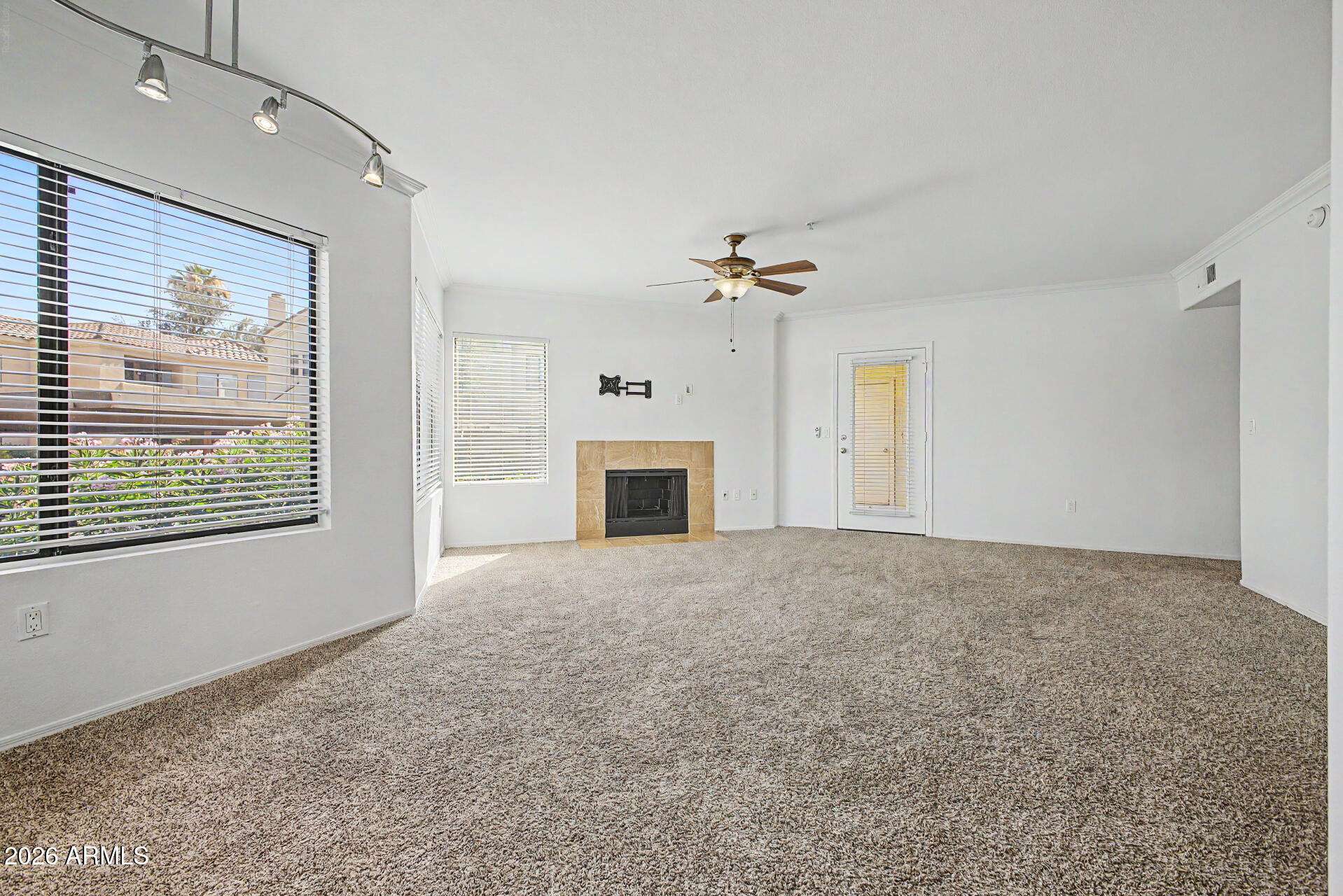 7575 E INDIAN BEND Road 1075