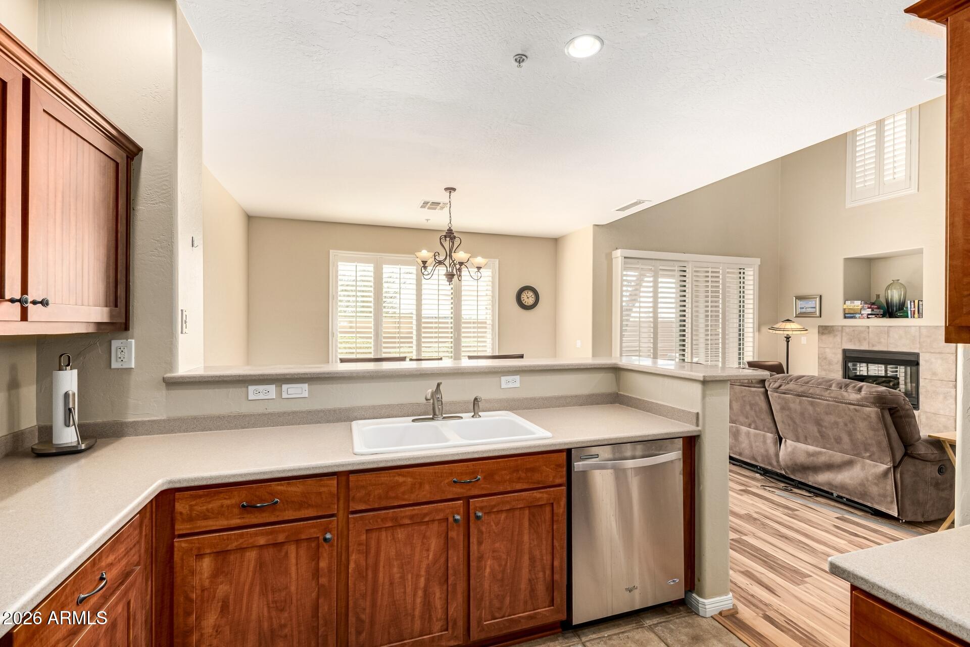 19550 N GRAYHAWK Drive 1074