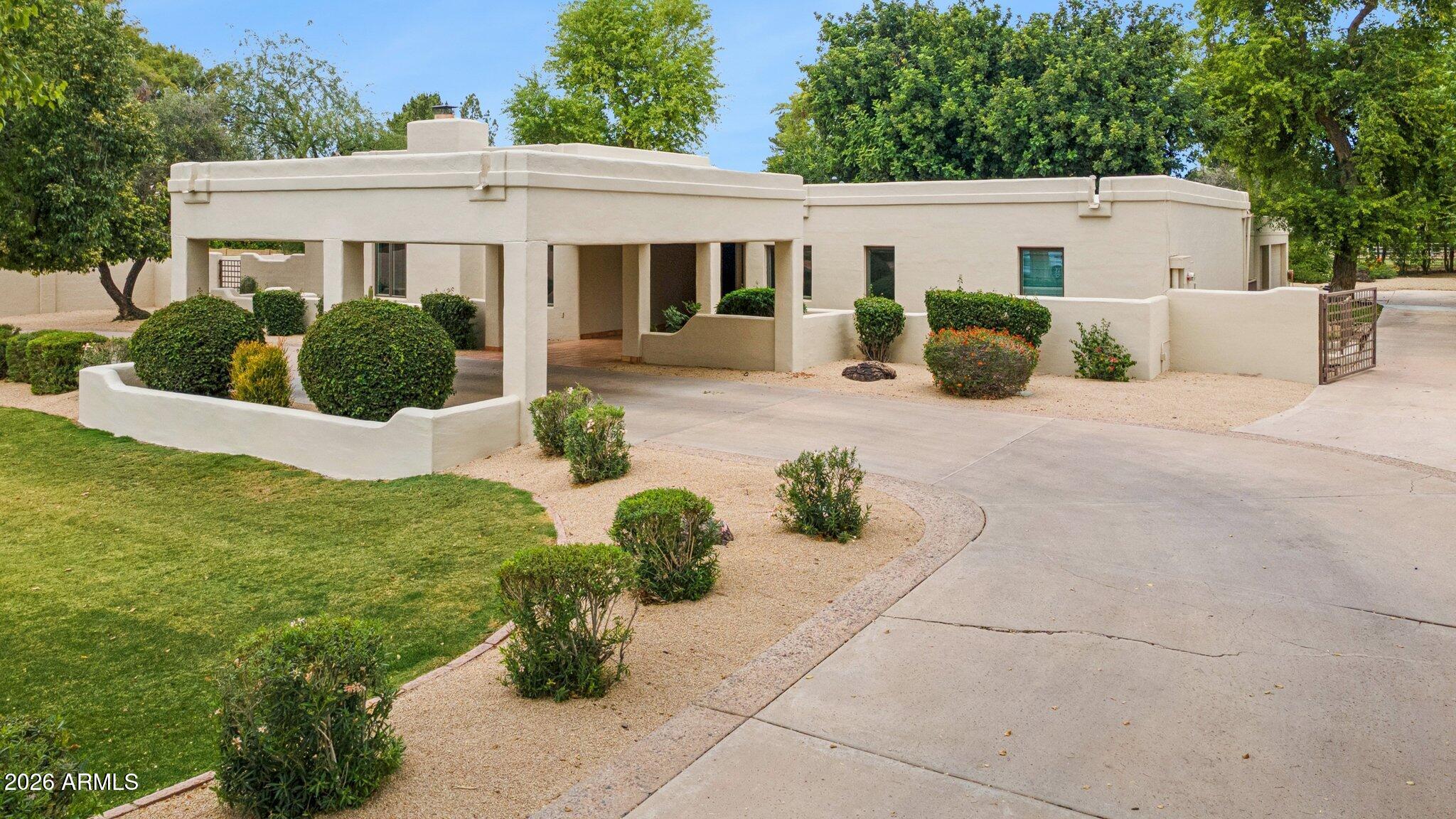 2002 E CAROLINE Lane