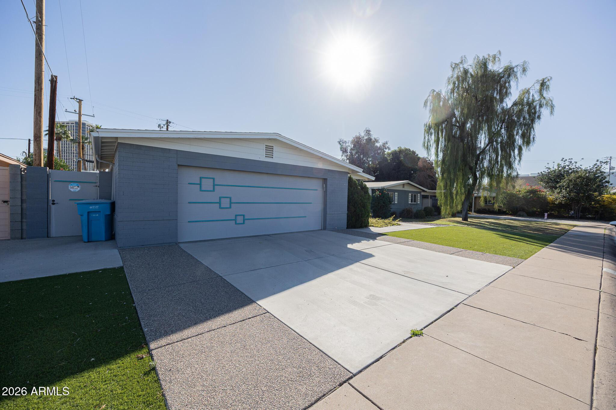 3137 N 4th Avenue