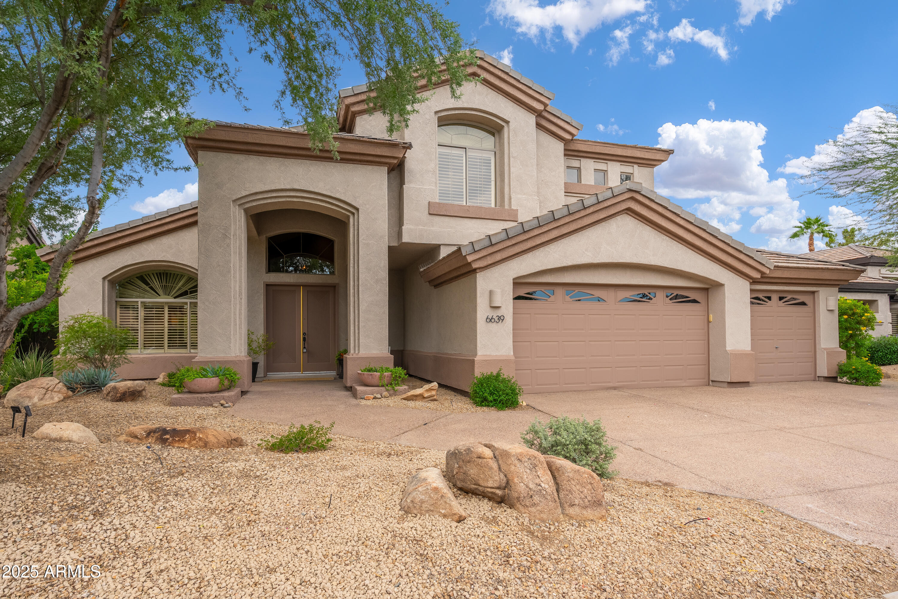 6639 E GELDING Drive