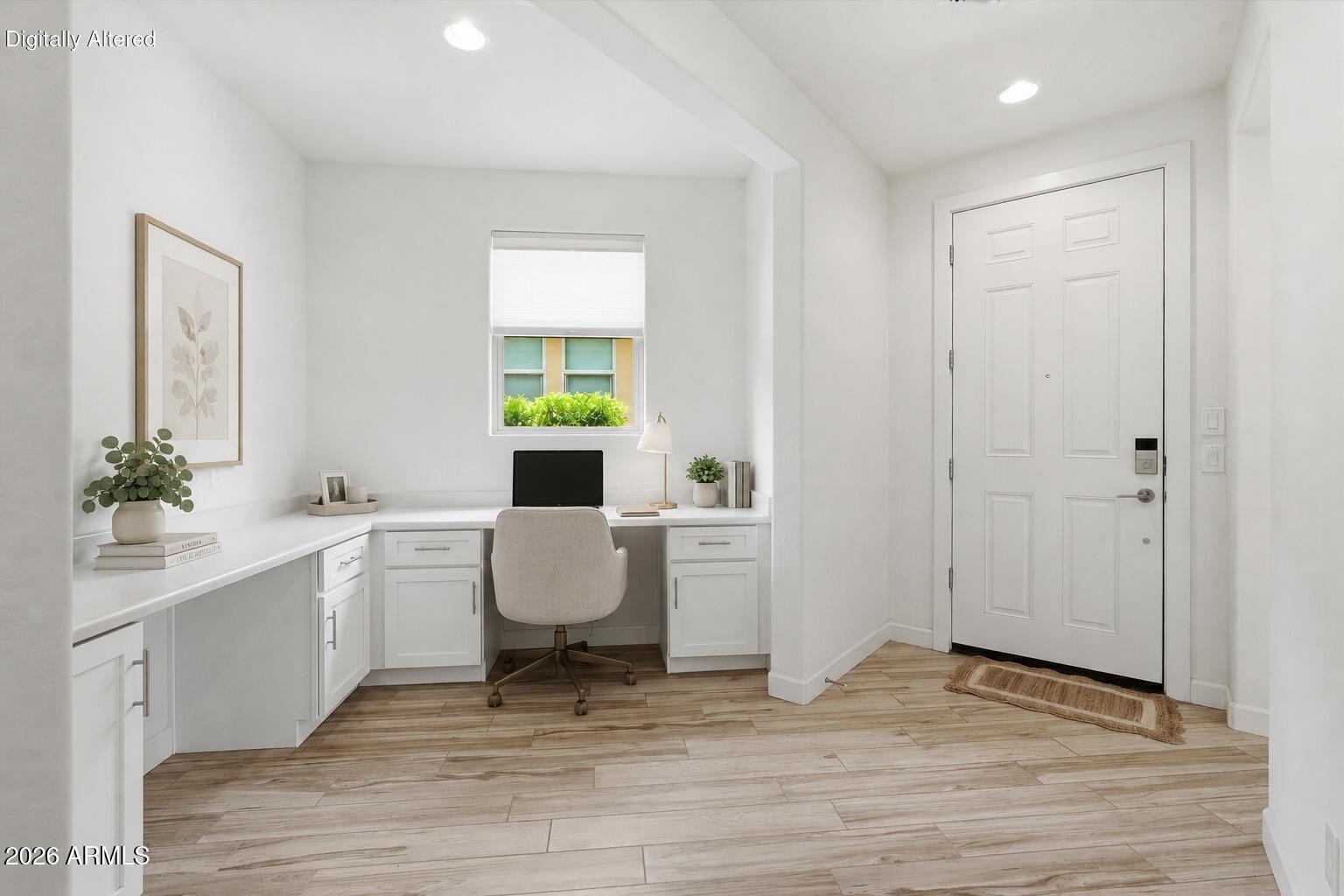 679 E MYRTLE Pass