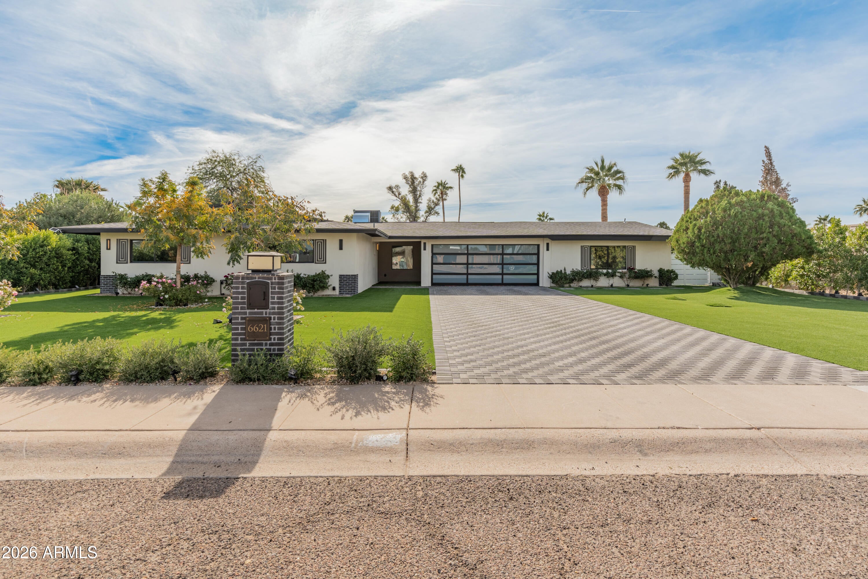 6621 E DREYFUS Avenue