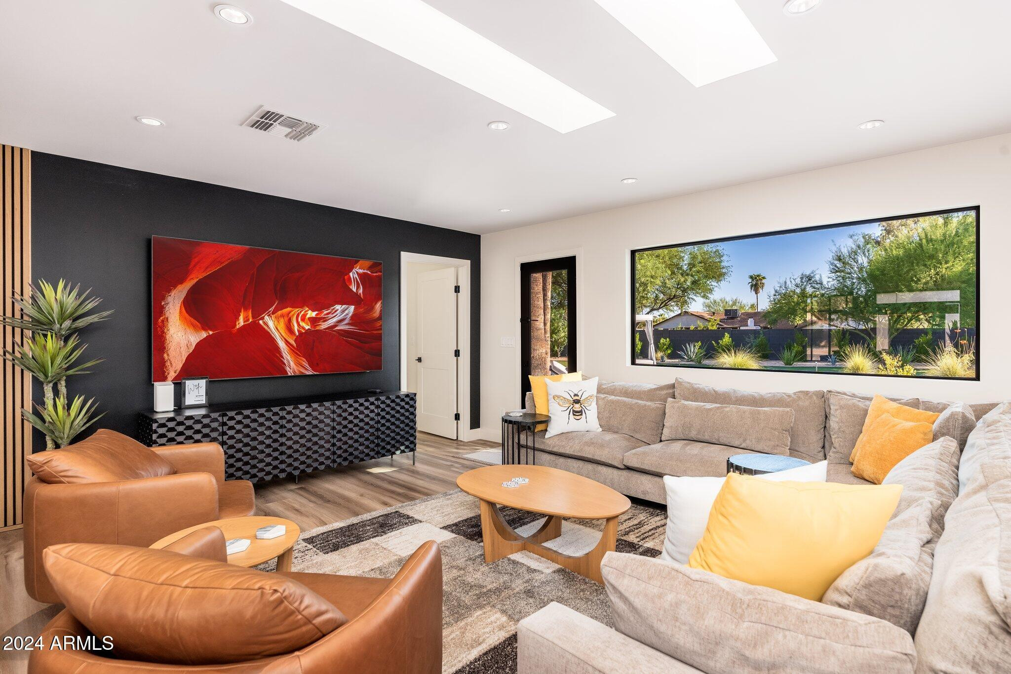 6025 E Charter Oak Road