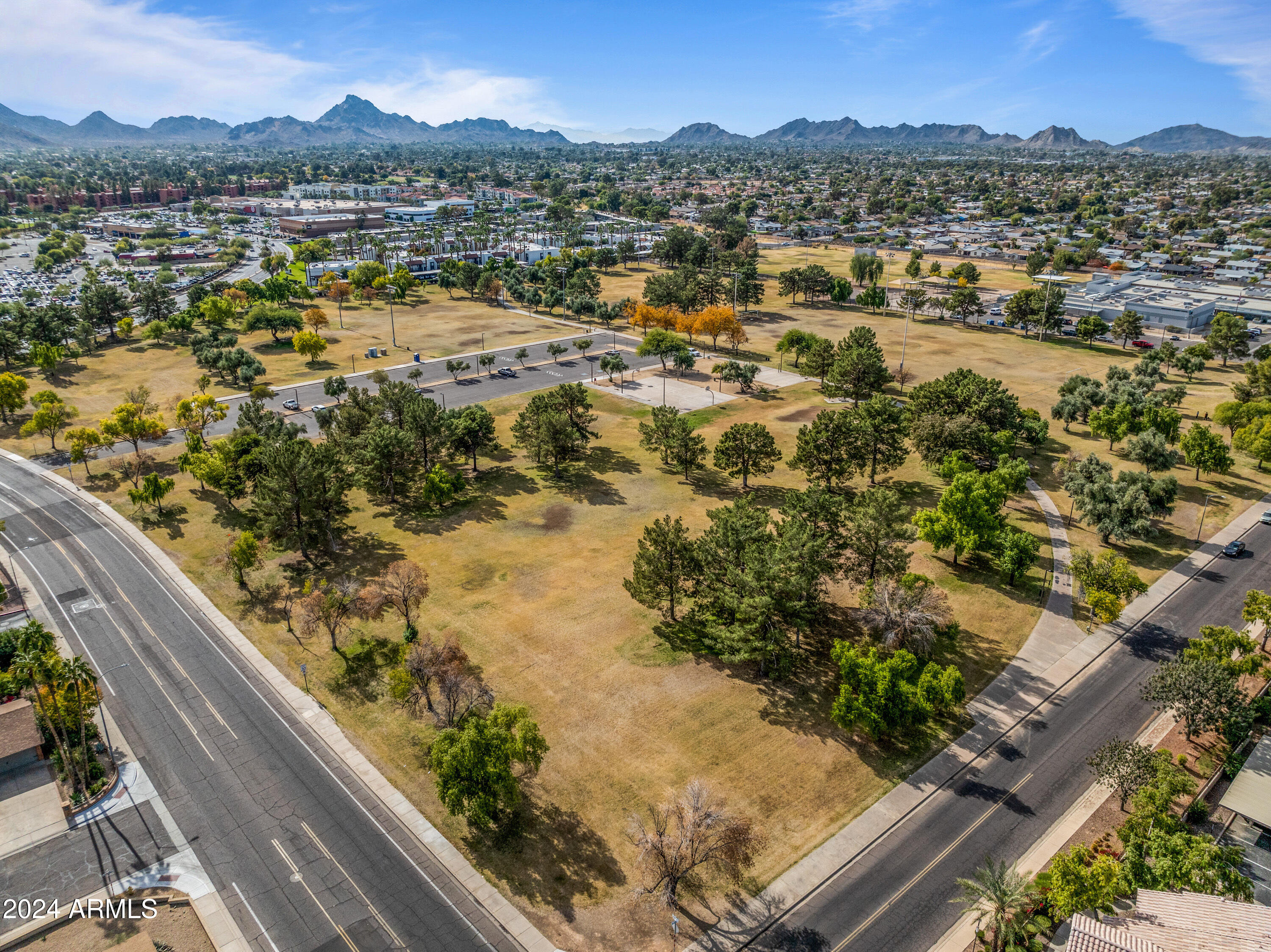 Phoenix, Arizona 85032, United States, 2 Bedrooms Bedrooms, ,2 BathroomsBathrooms,Residential,Pending,23783