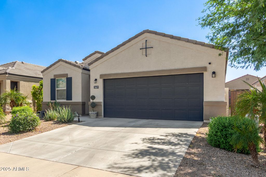 Photo of 36371 W Pampoloma Avenue, Maricopa, AZ 85138 (MLS # 6925431)
