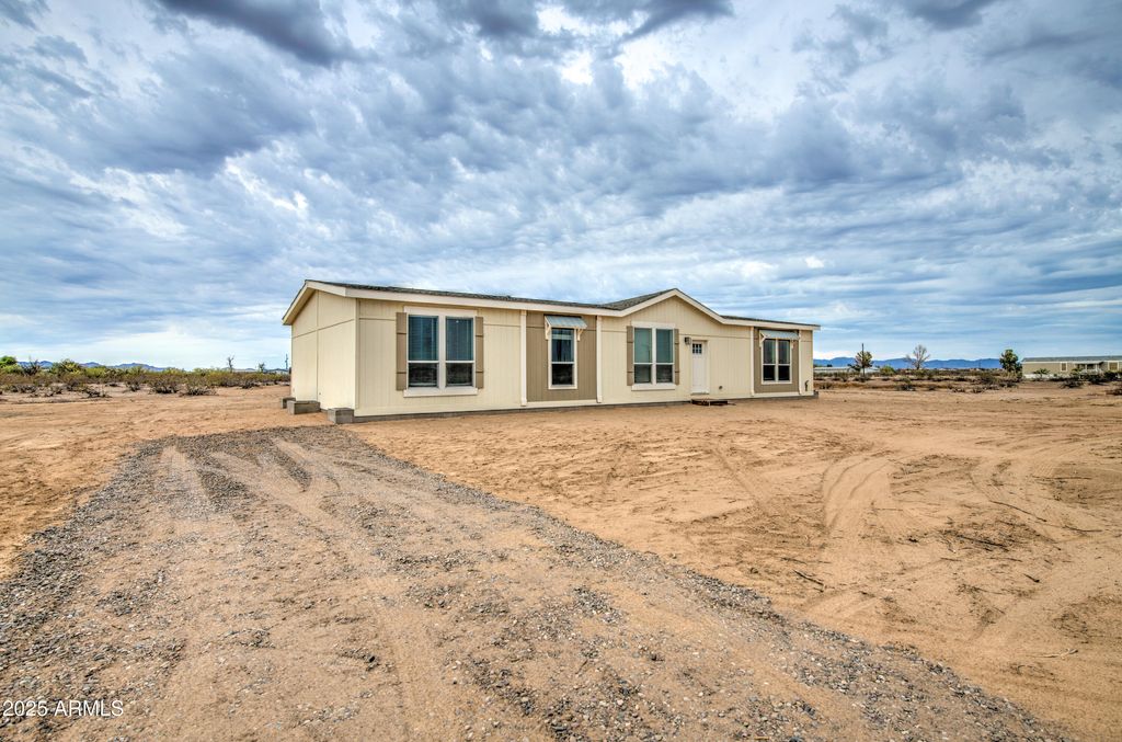 Photo of 37392 W Durango Avenue, Tonopah, AZ 85354 (MLS # 6911204)