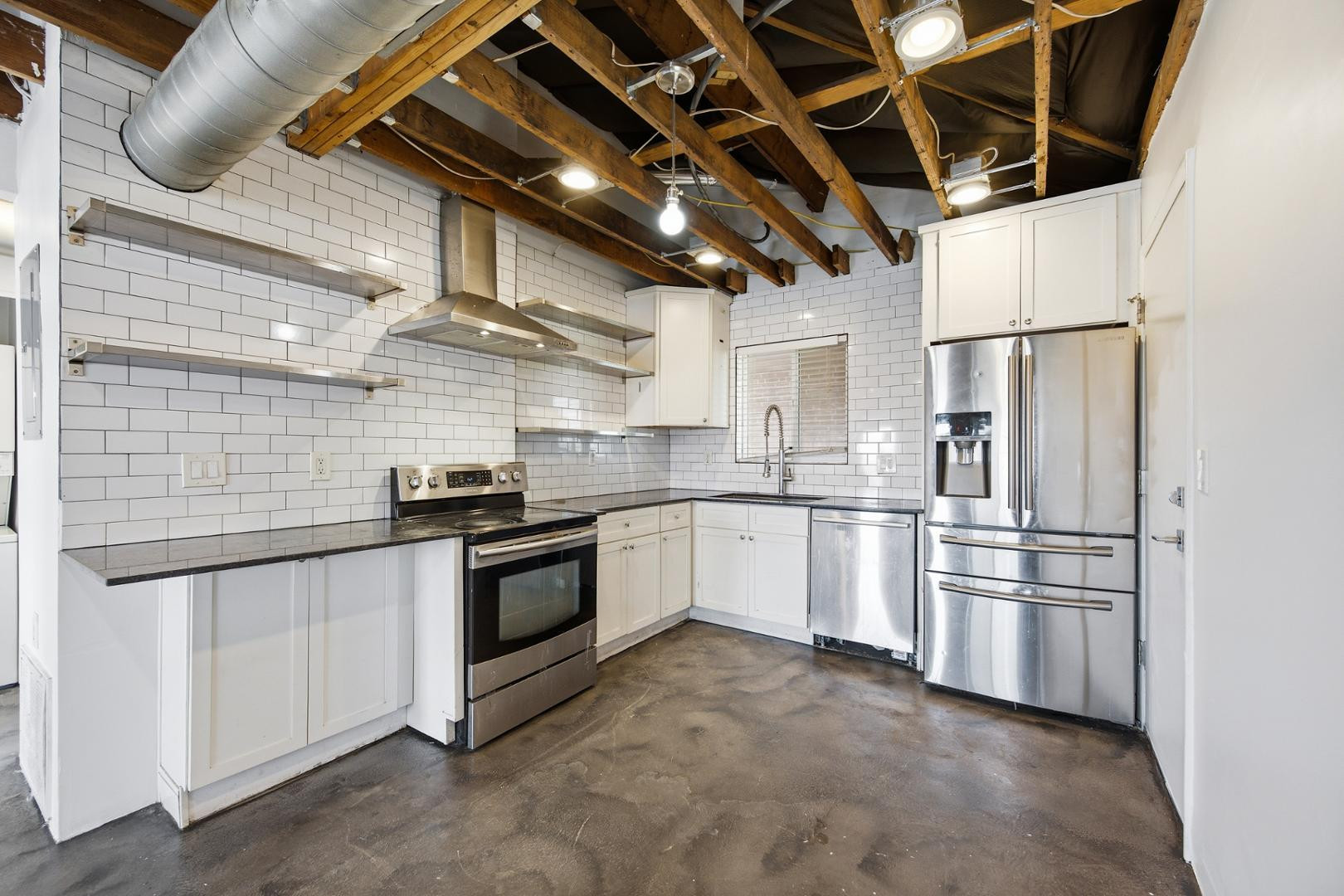 3601 N 15TH Avenue Apt 12