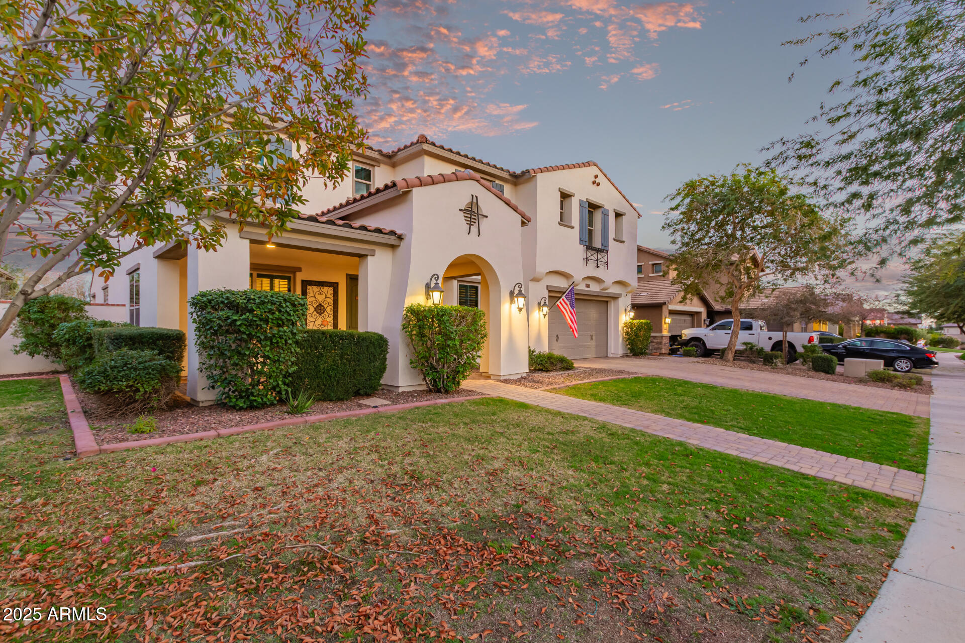 2247 N BEVERLY Place