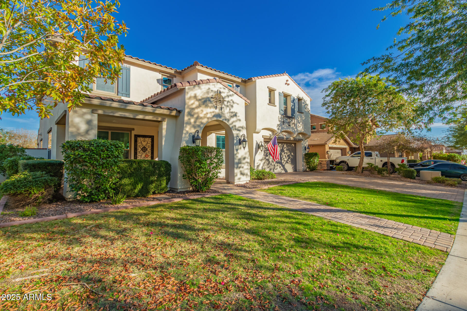 2247 N BEVERLY Place