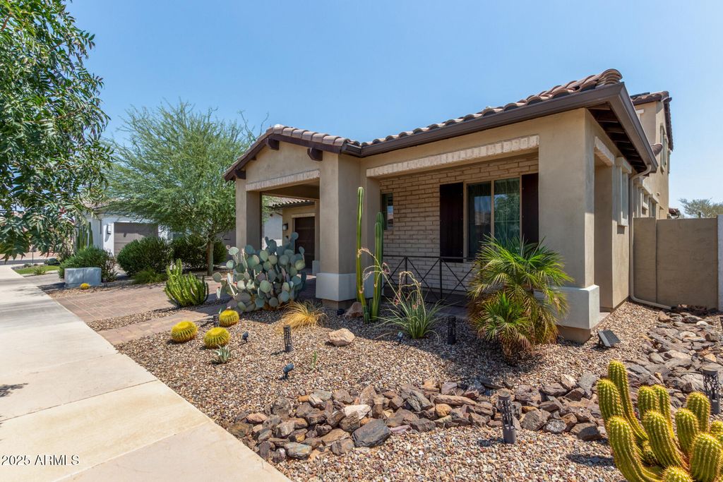 Photo of 1657 S Henry Lane, Gilbert, AZ 85295 (MLS # 6994496)
