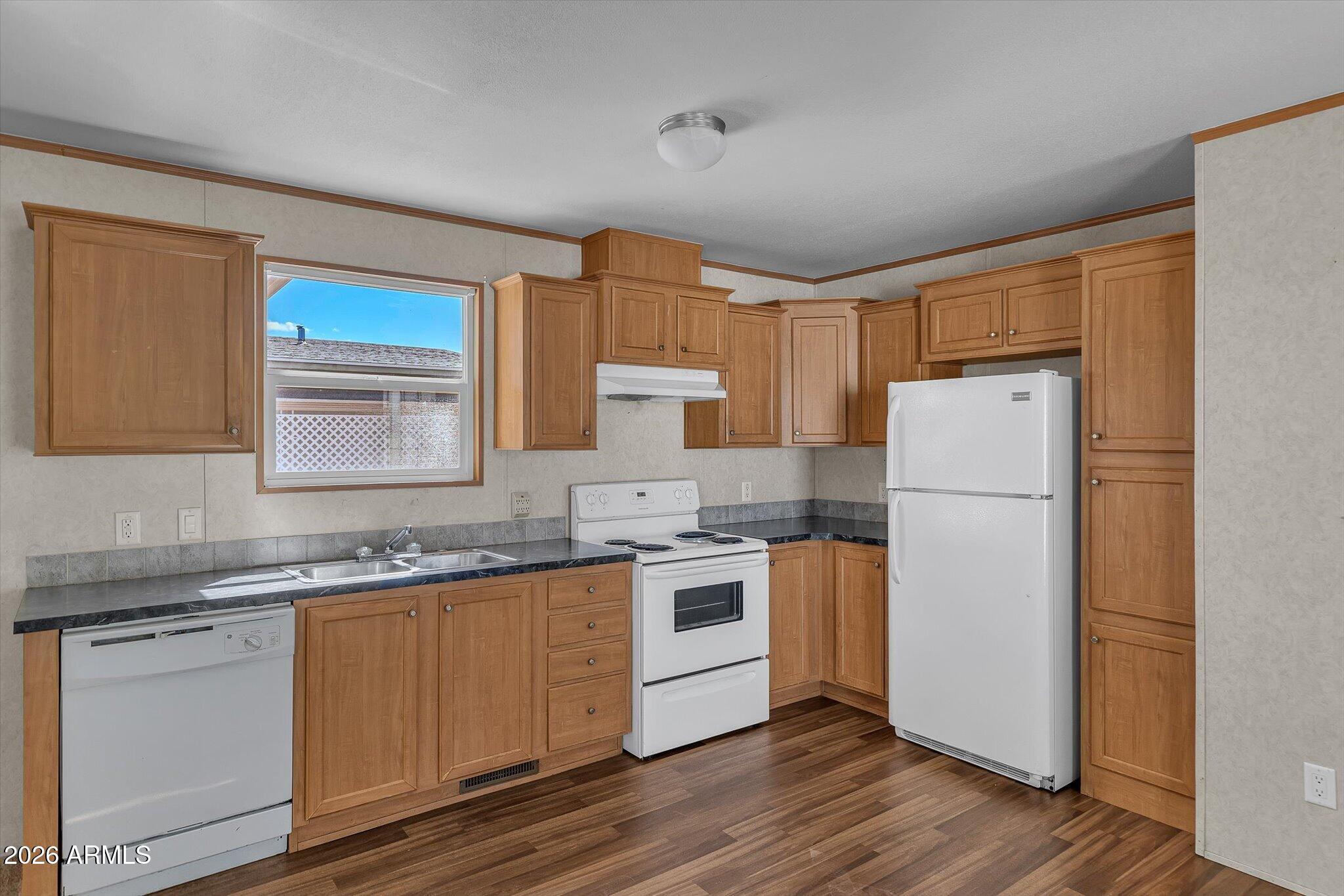 7250 E BASELINE Road