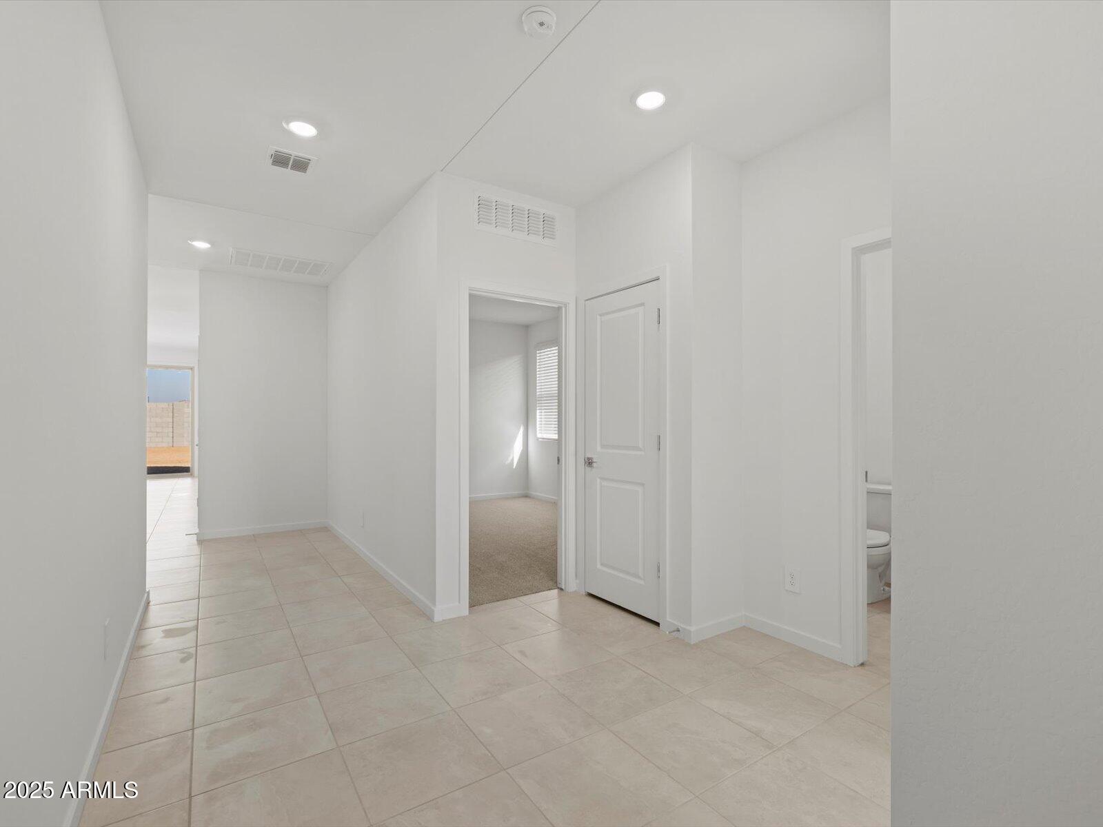 15900 W COTTONTAIL Lane