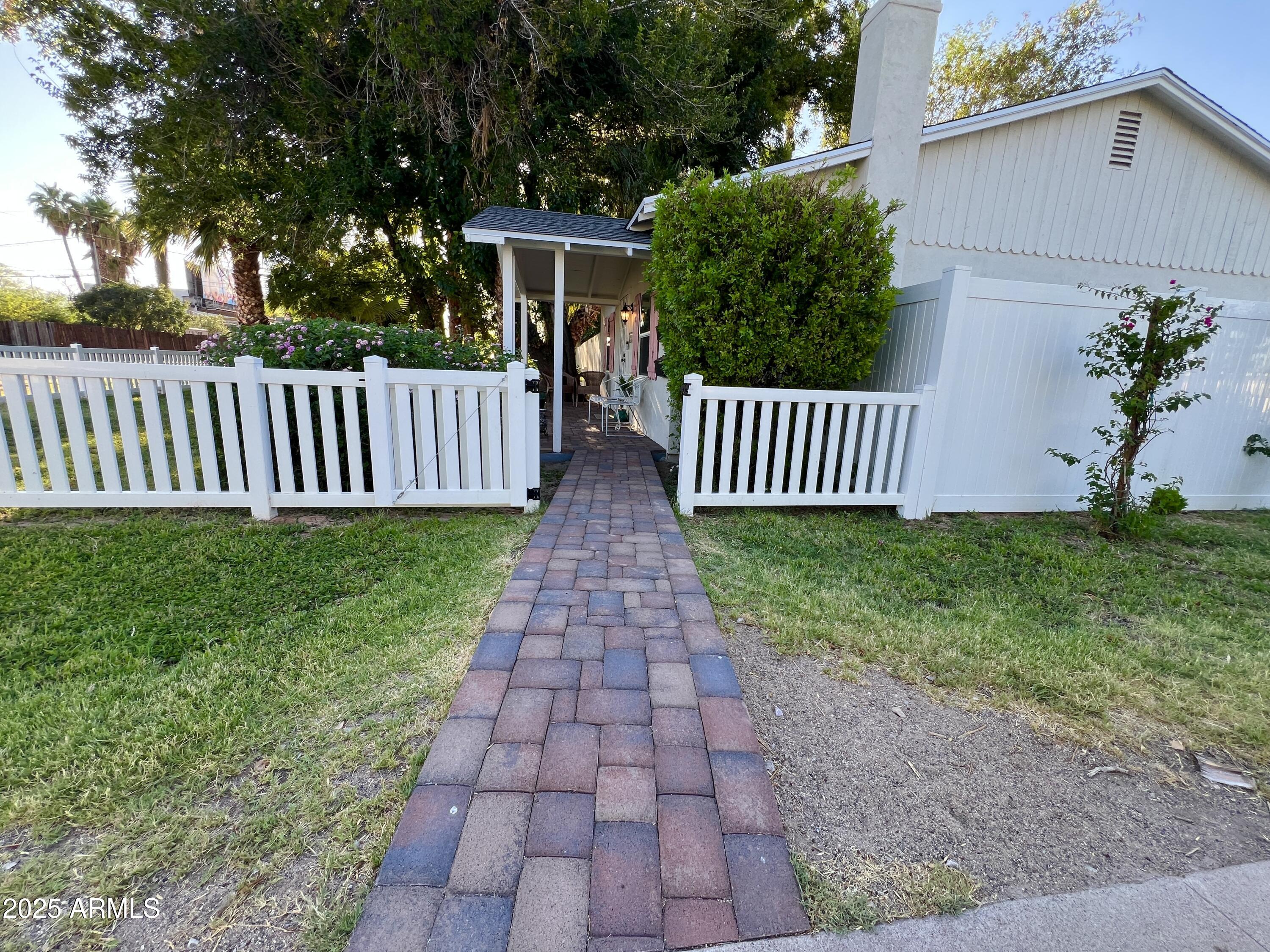 749 W Mackenzie Drive