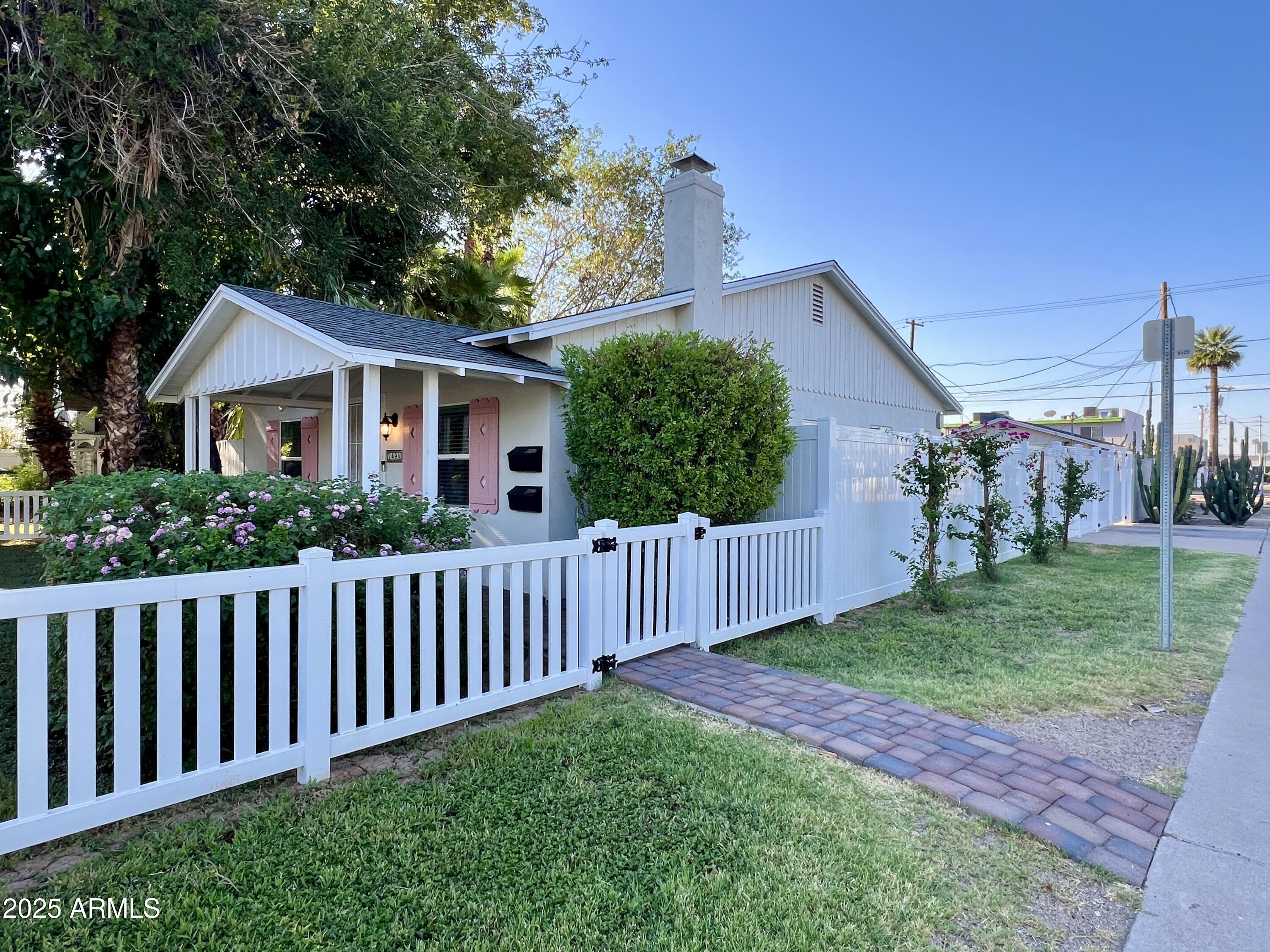 749 W Mackenzie Drive