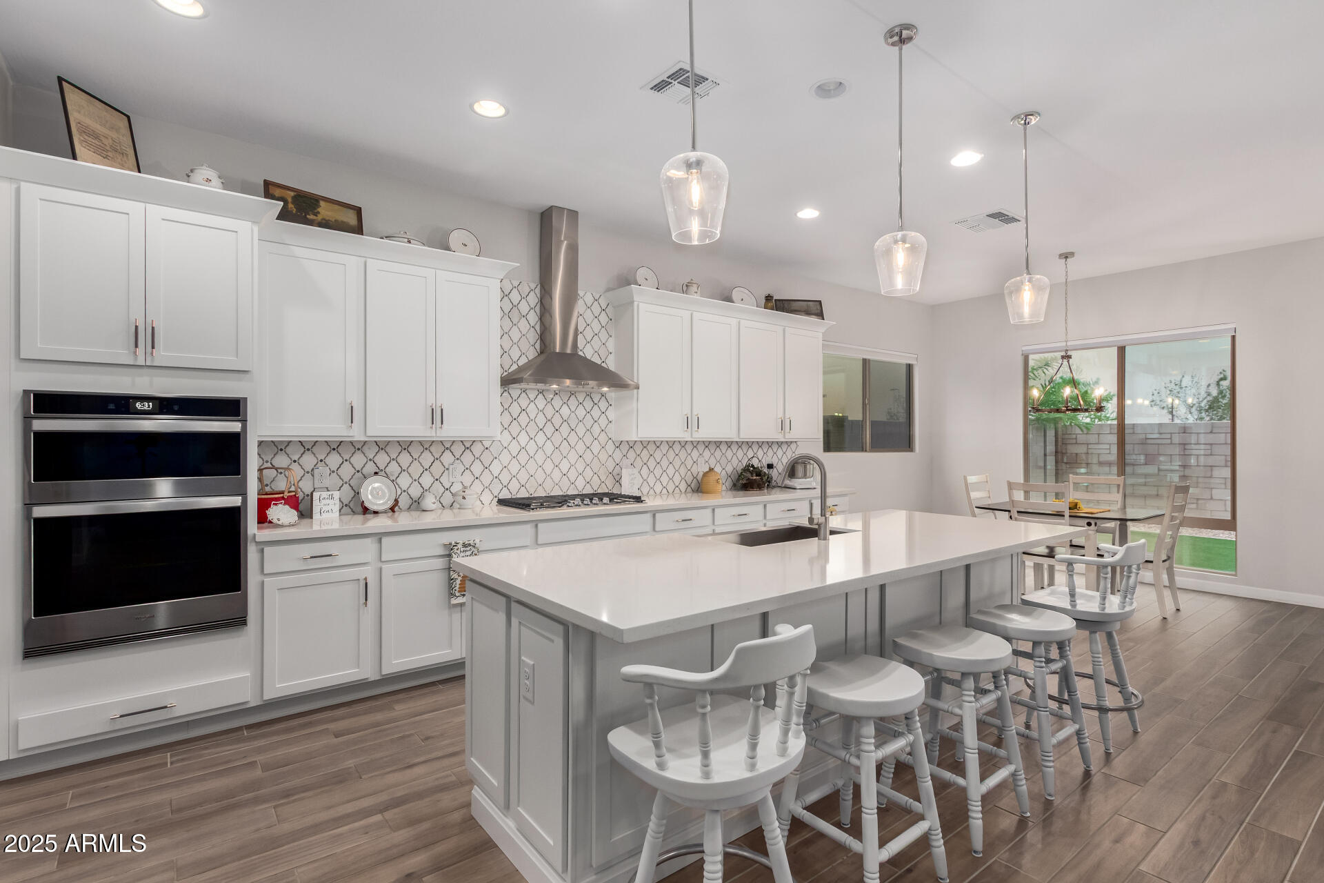 9533 E SOLINA Avenue