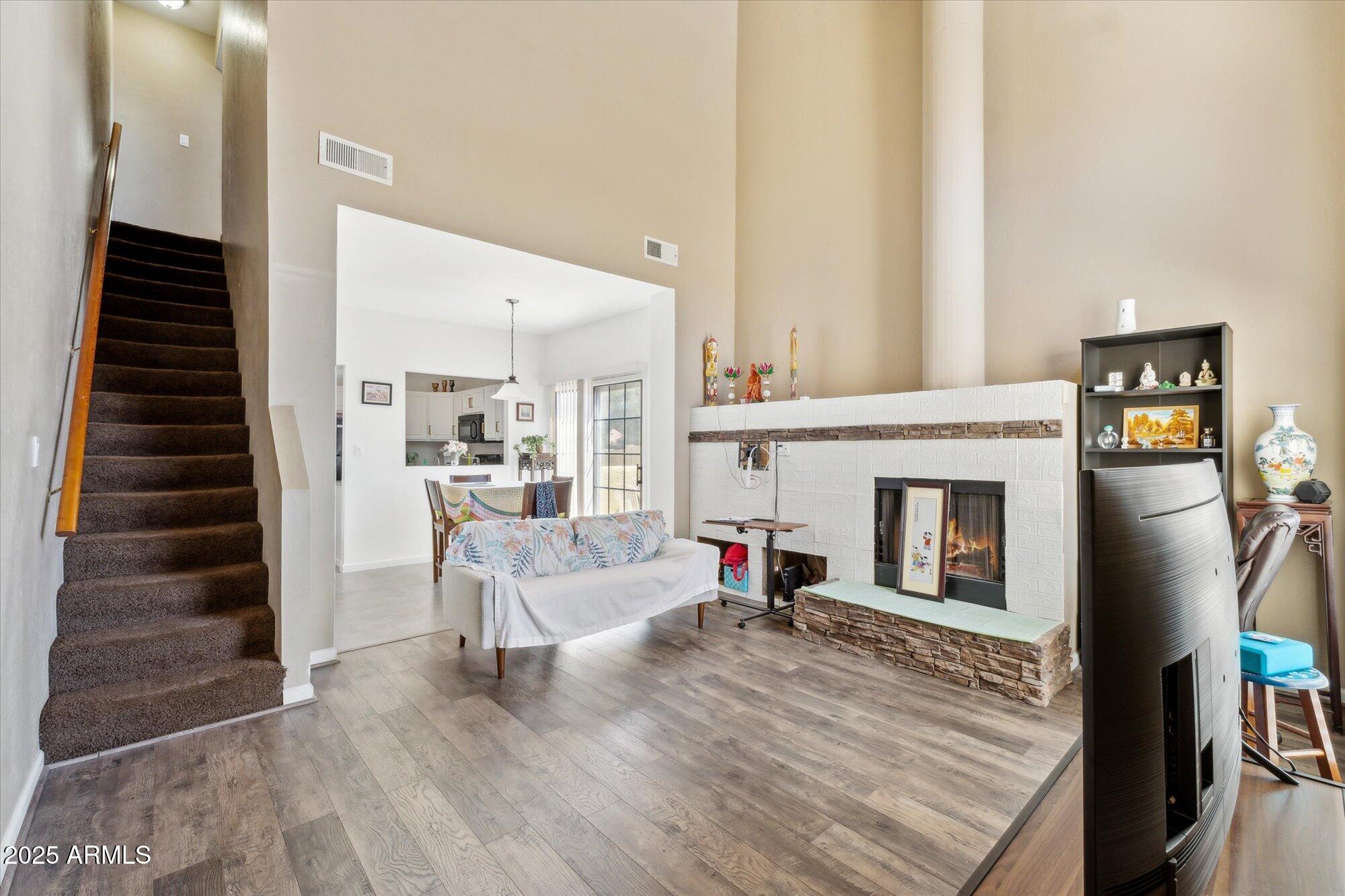 1126 W ELLIOT Road 1066