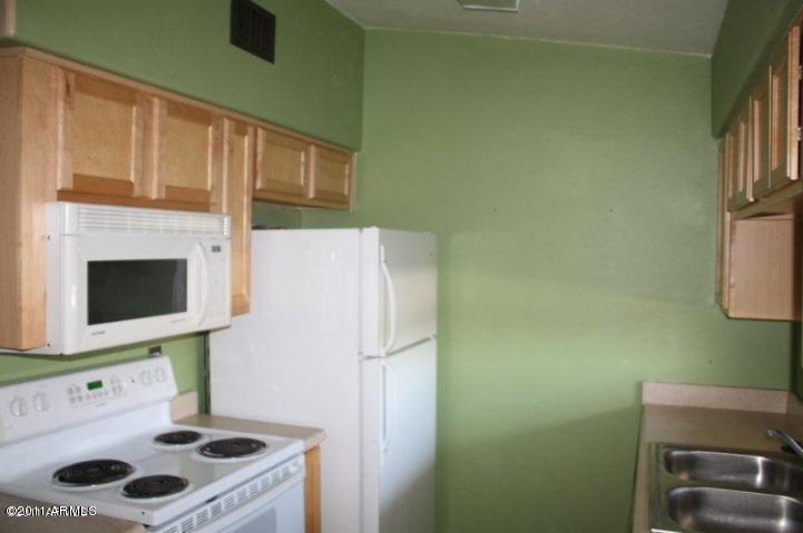 3301 E EARLL Drive 219