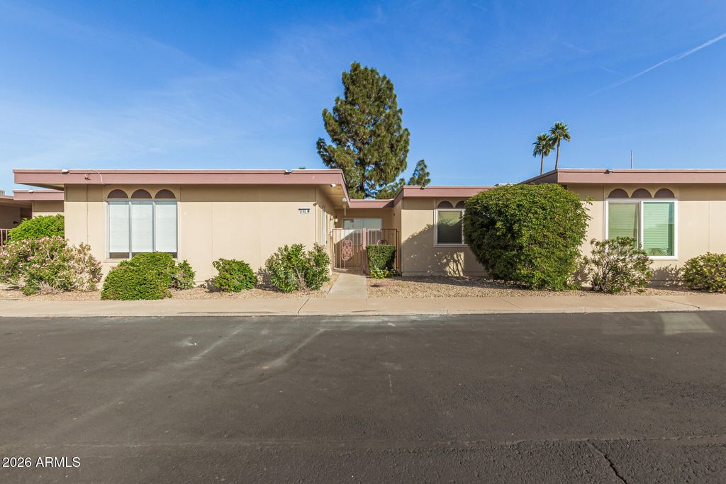 Photo of 13702 N 98th Avenue #M, Sun City, AZ 85351 (MLS # 6976983)