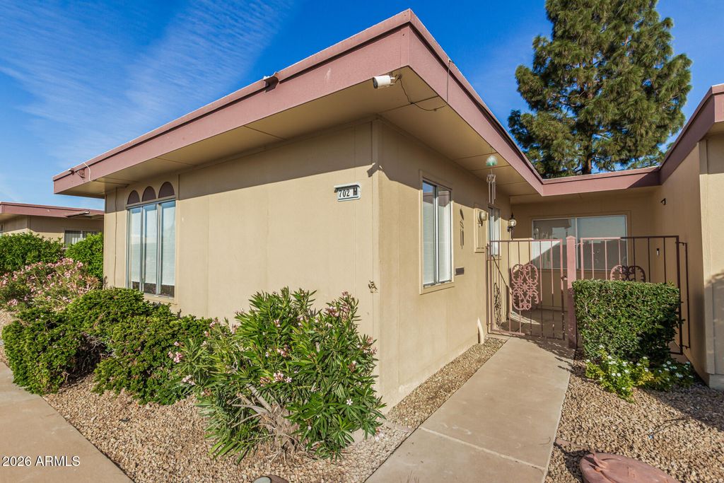 Photo of 13702 N 98th Avenue #M, Sun City, AZ 85351 (MLS # 6976983)