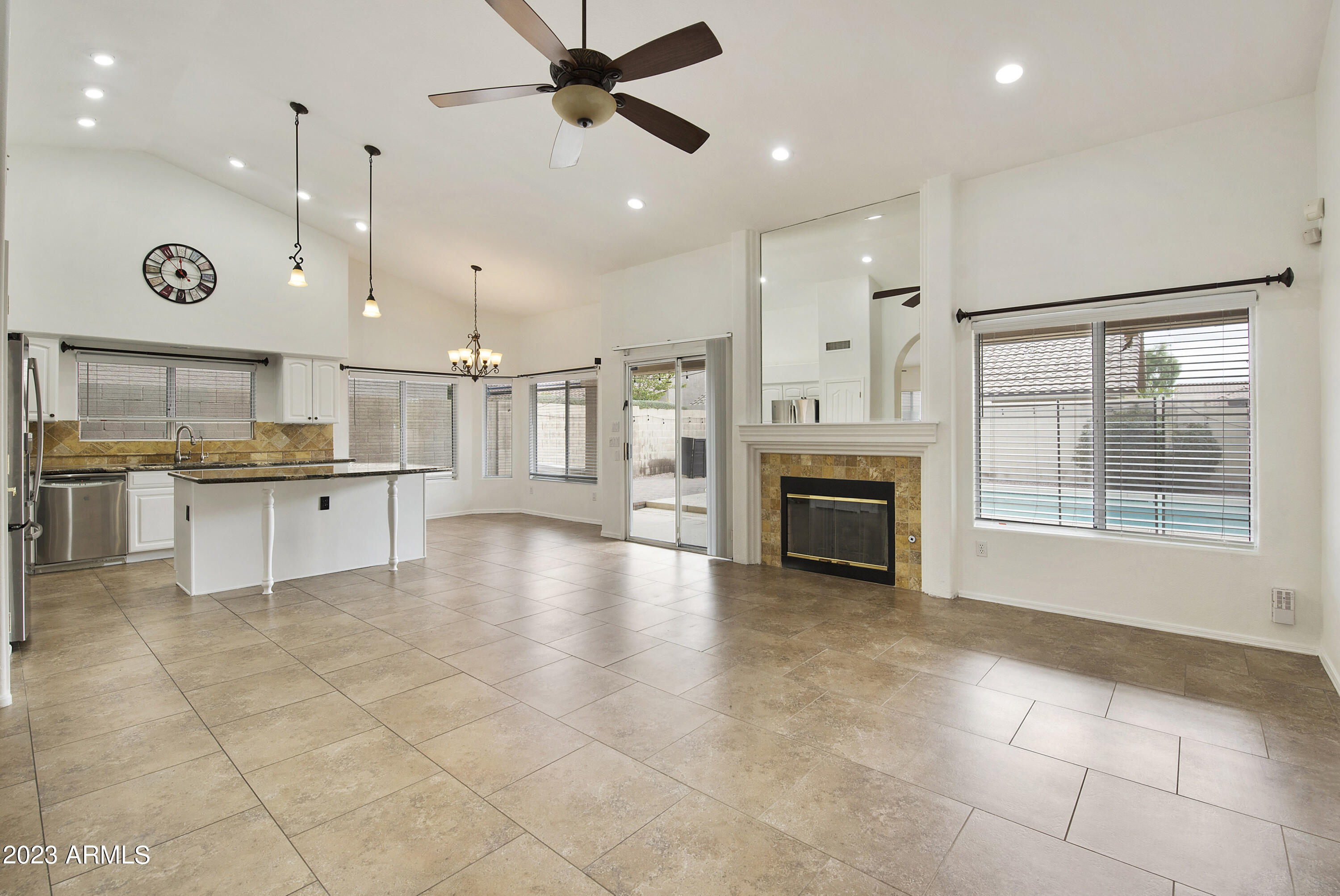 4611 E FERNWOOD Court