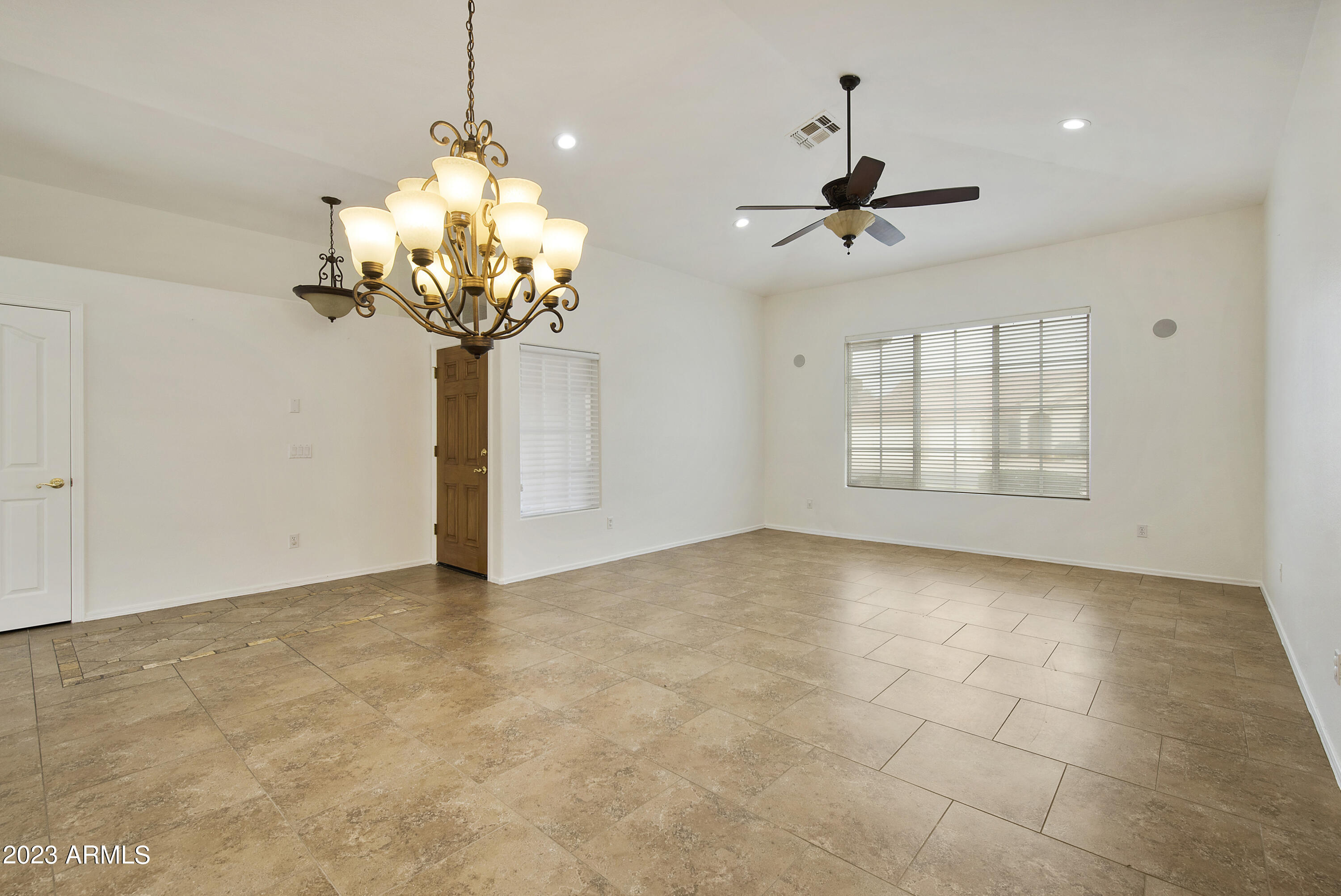 4611 E FERNWOOD Court