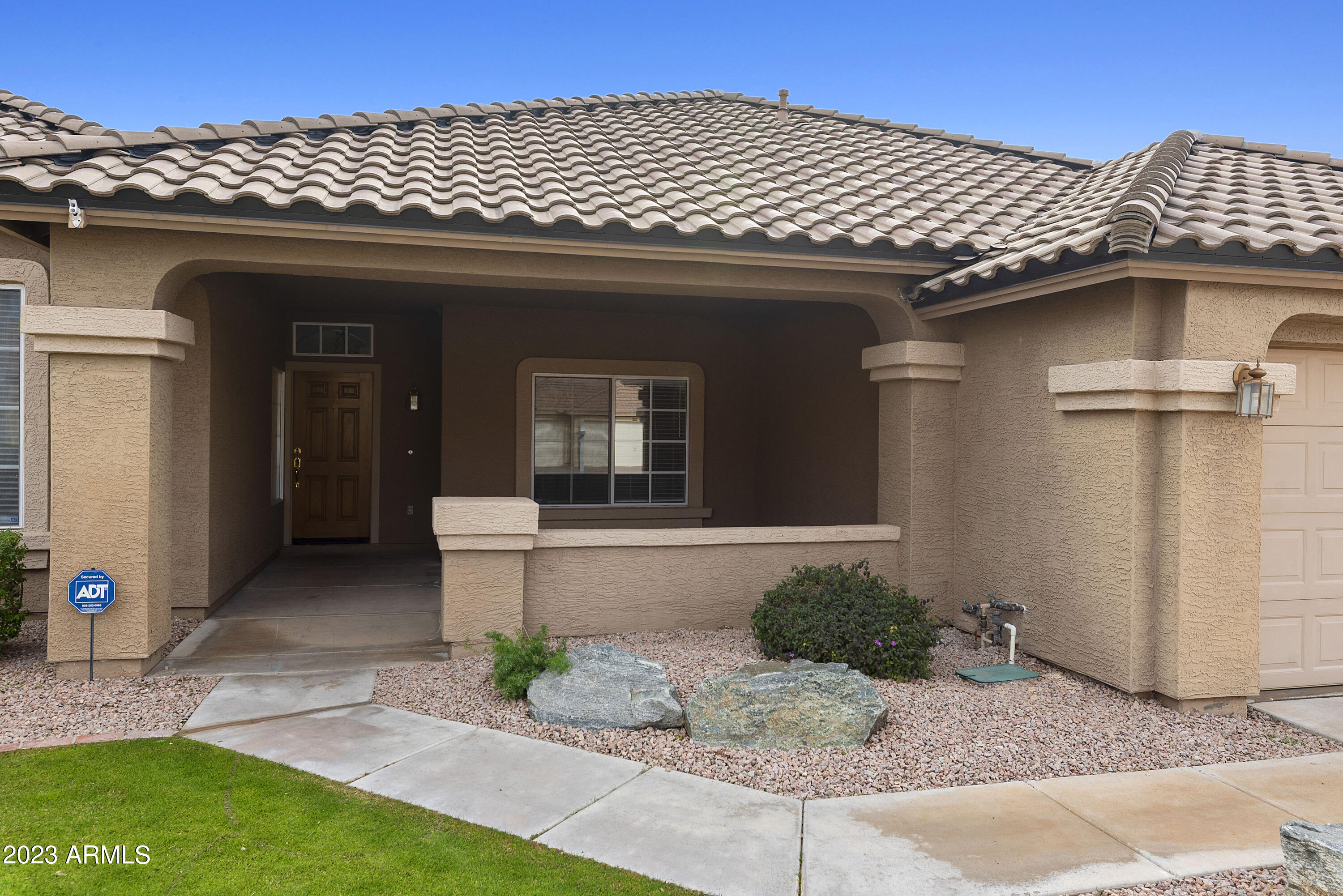 4611 E FERNWOOD Court