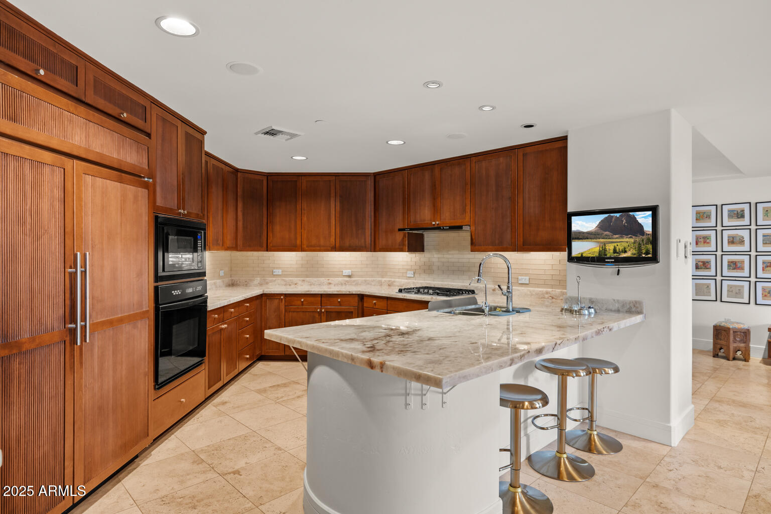 2402 E ESPLANADE Lane 204