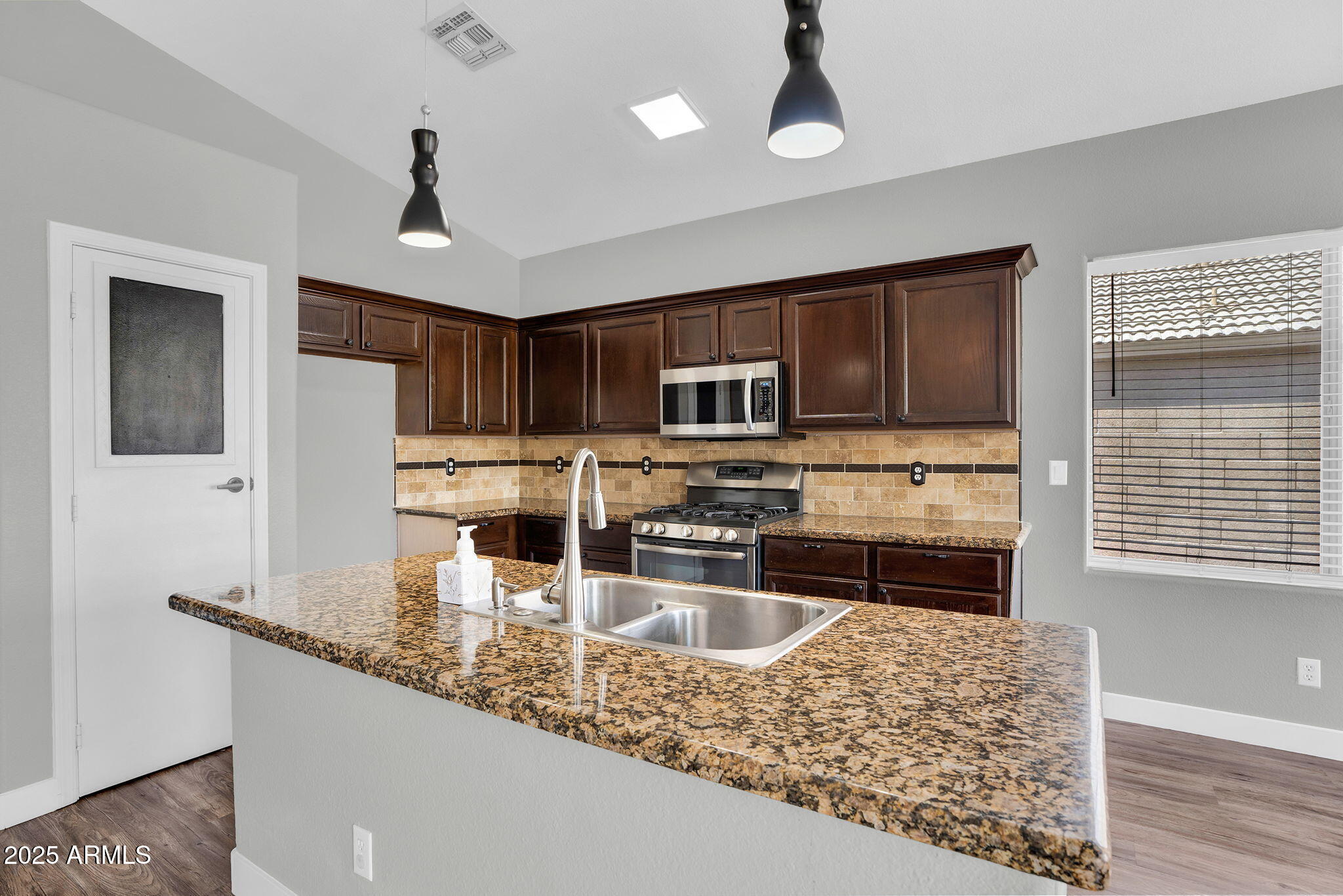 1332 W BLUE RIDGE Court